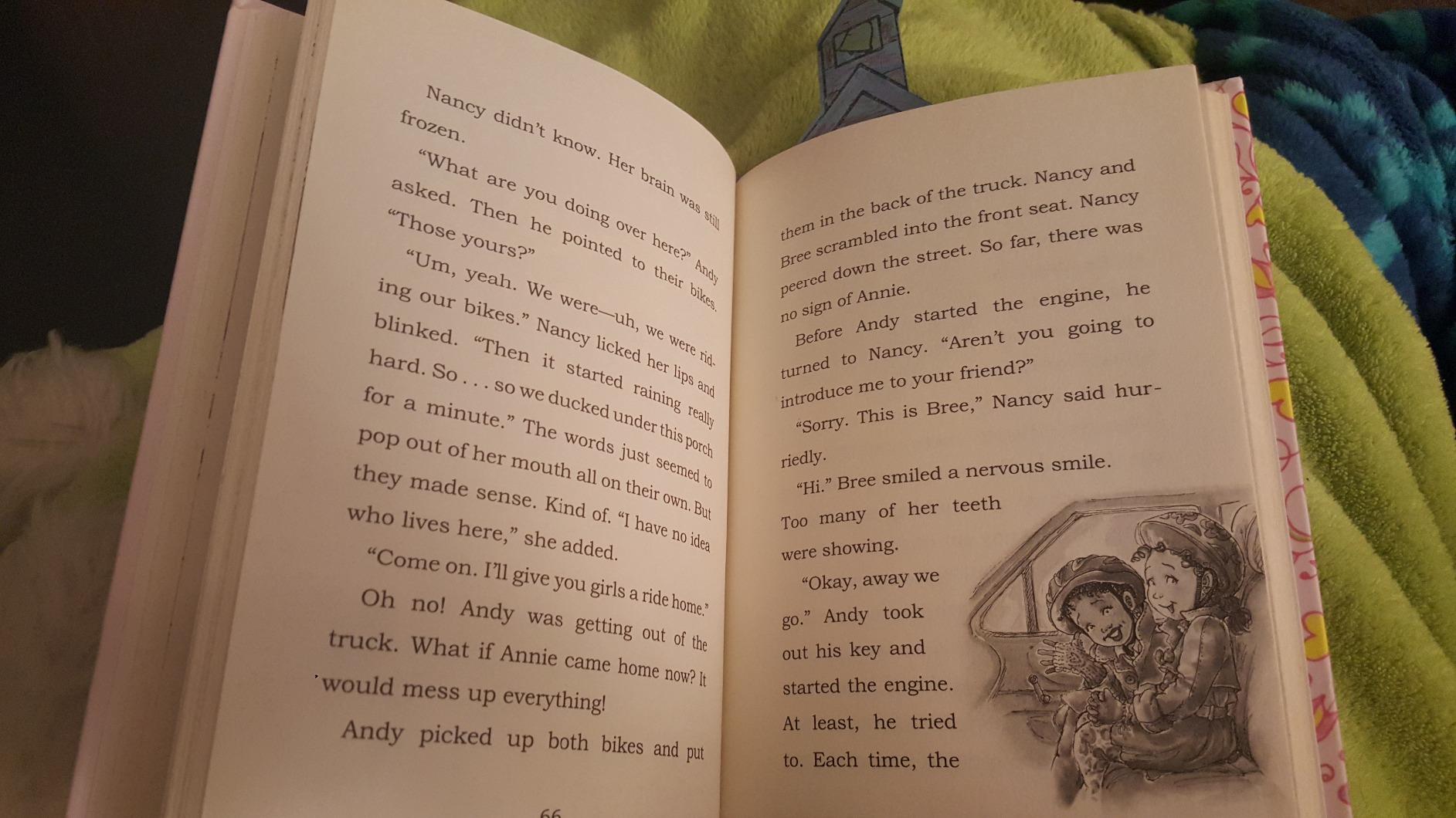 Fancy Nancy: Nancy Clancy's Ultimate Chapter Book Quartet: Books 1 through 4 customer photo 1