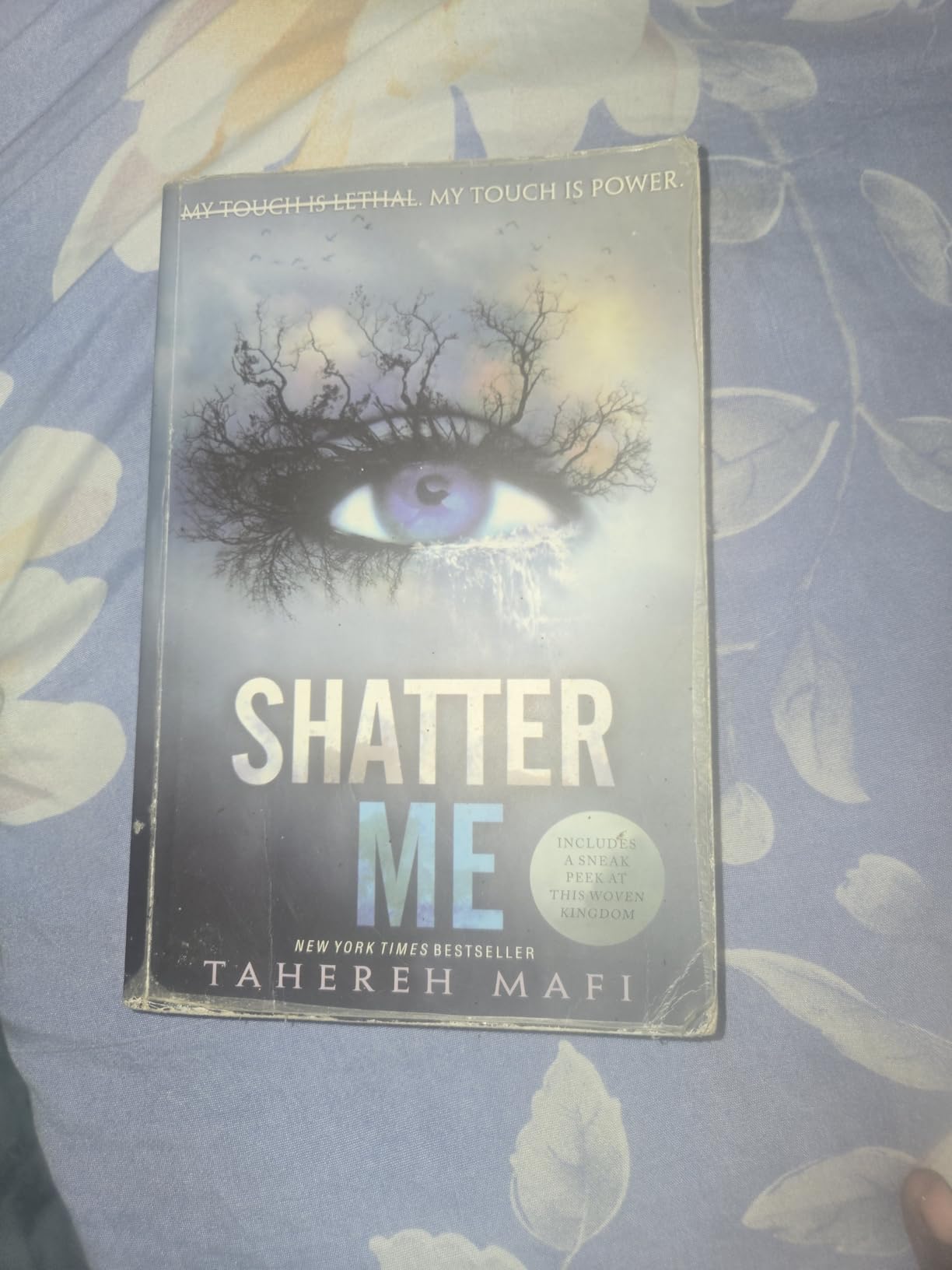 Shatter Me Series 6-Book Box Set: Shatter Me, Unravel Me, Ignite Me, Restore Me, Defy Me, Imagine Me customer photo 2