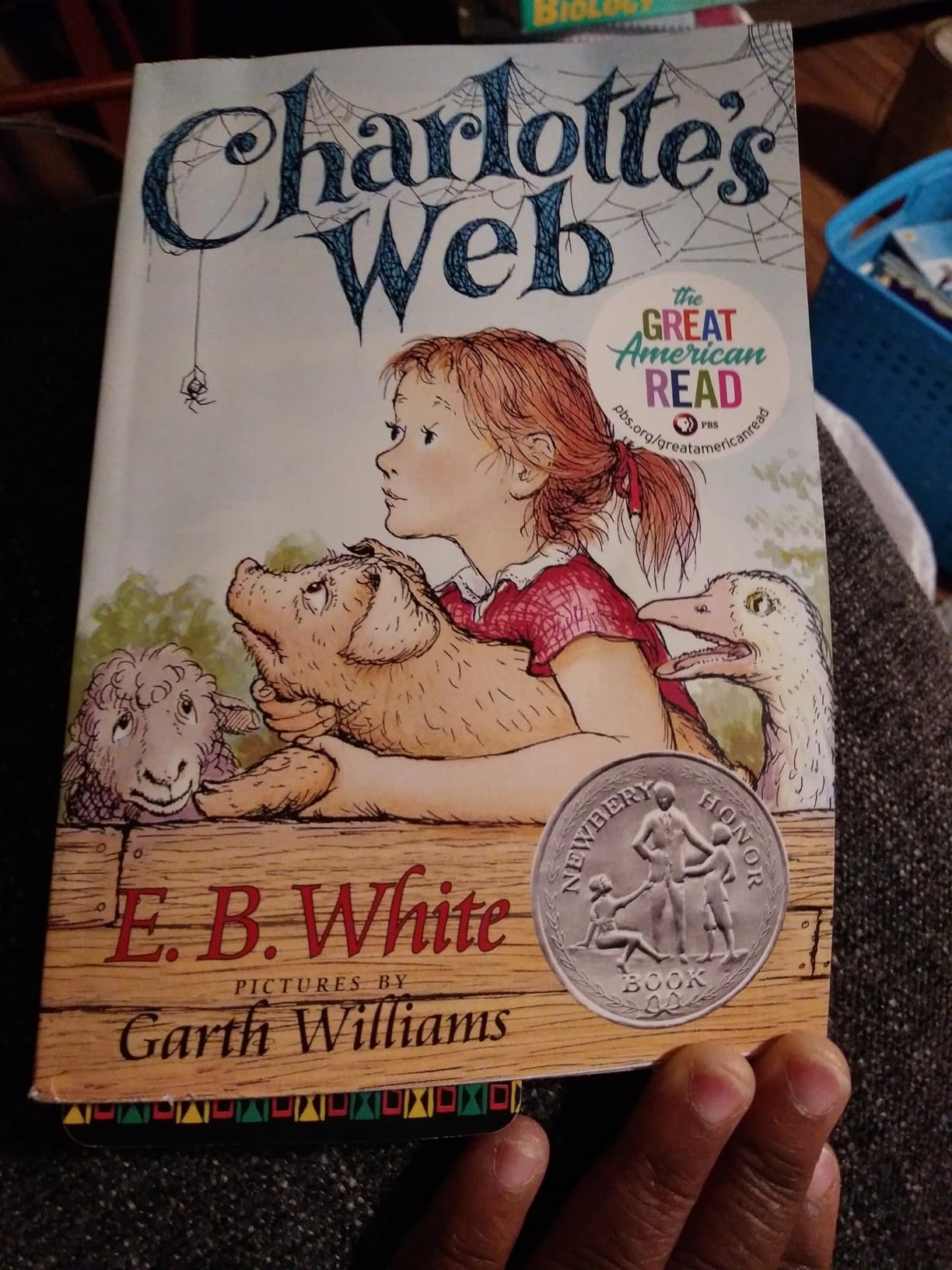 Charlotte's Web: A Newbery Honor Award Winner - The Beloved Classic Novel About a Pig, a Spider, and the Power of Friendship customer photo 1