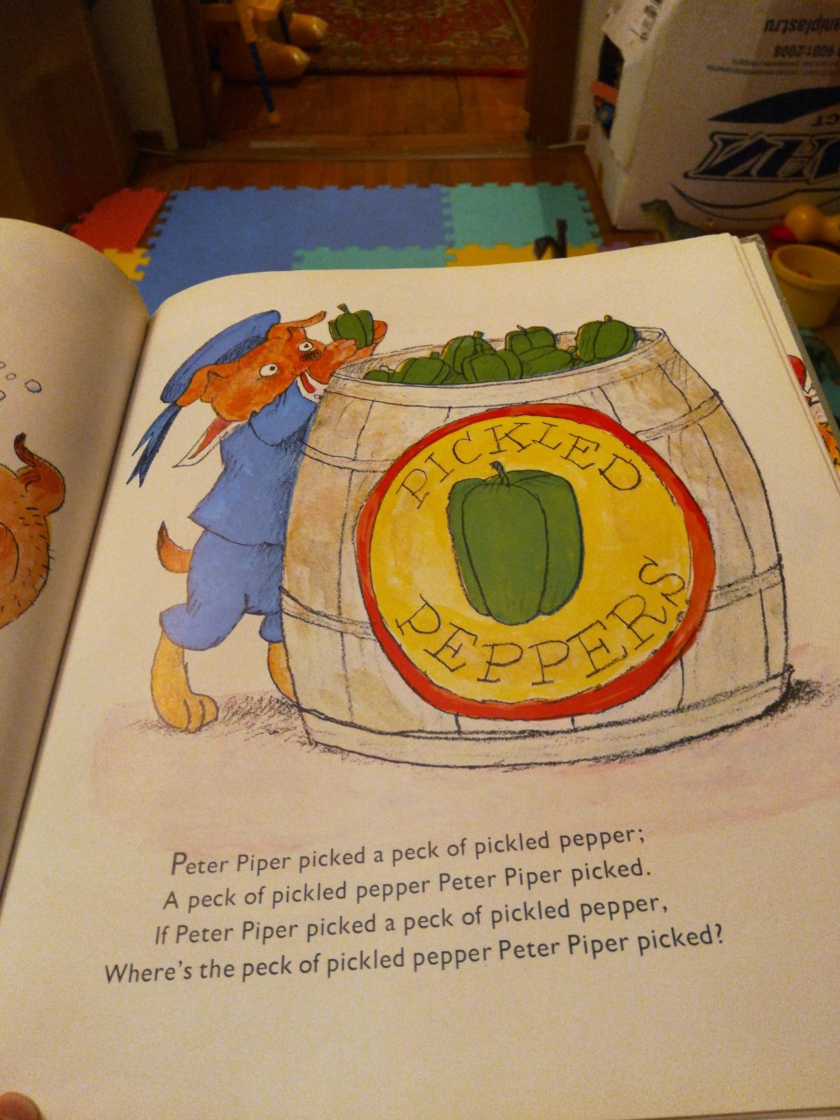 Richard Scarry's Best Mother Goose Ever (Giant Golden Book) customer photo 2