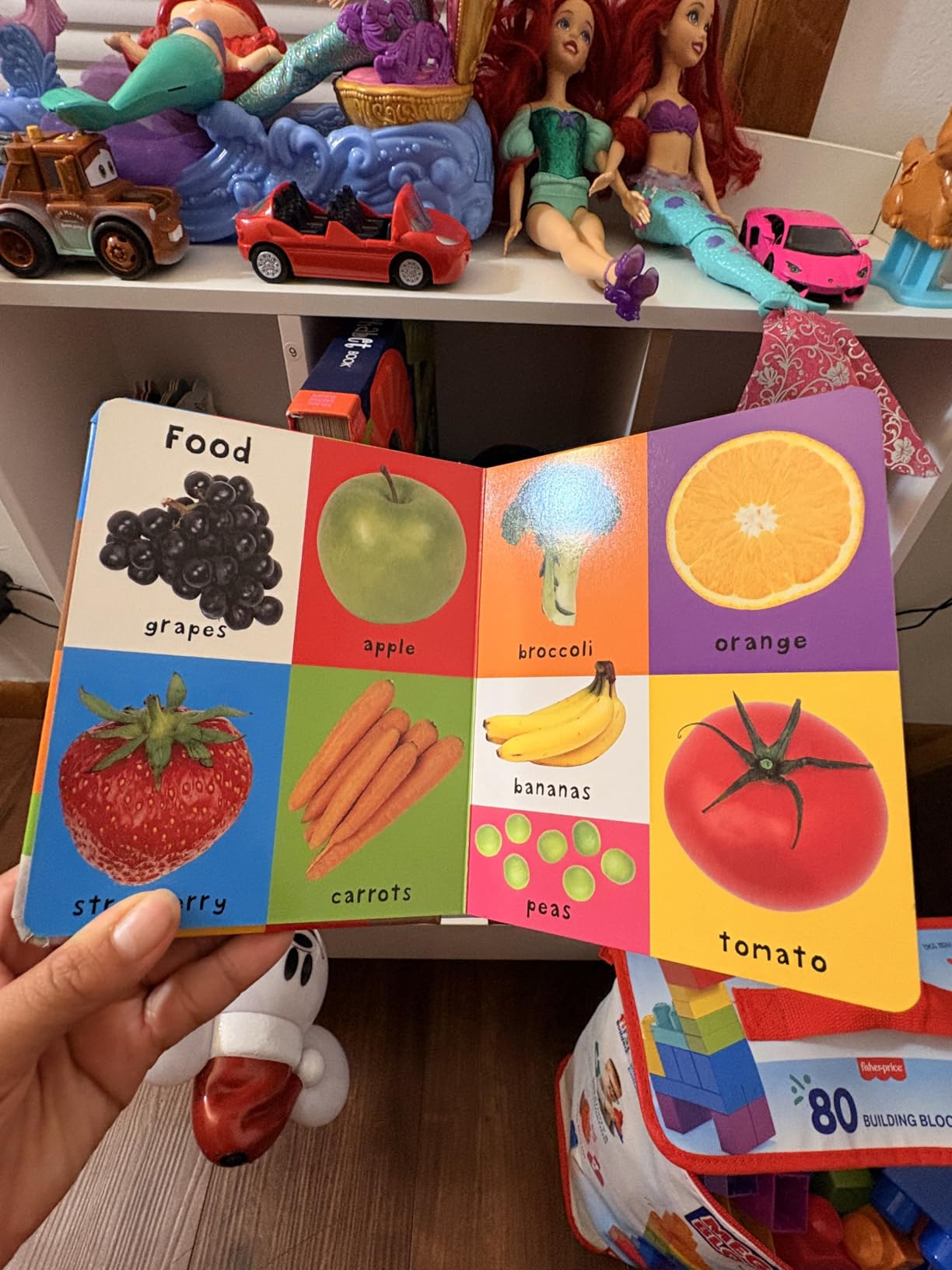 First 100 Words: A Padded Board Book customer photo 2