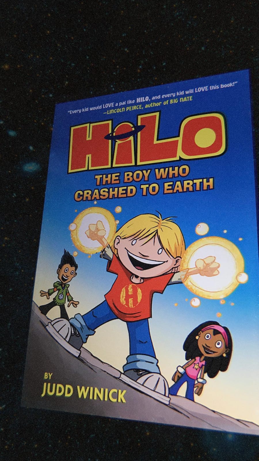 Hilo Book 1: The Boy Who Crashed to Earth: (A Graphic Novel) customer photo 1