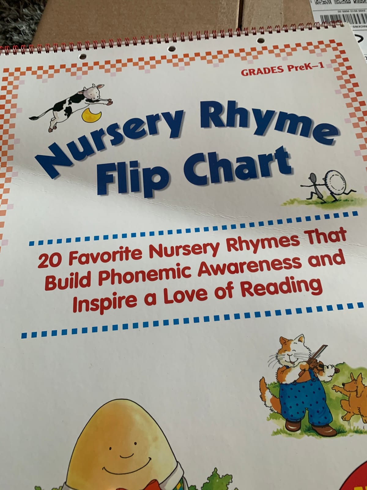 Nursery Rhyme Flip Chart: 20 Favorite Nursery Rhymes That Build Phonemic Awareness and Inspire a Love of Reading customer photo 2