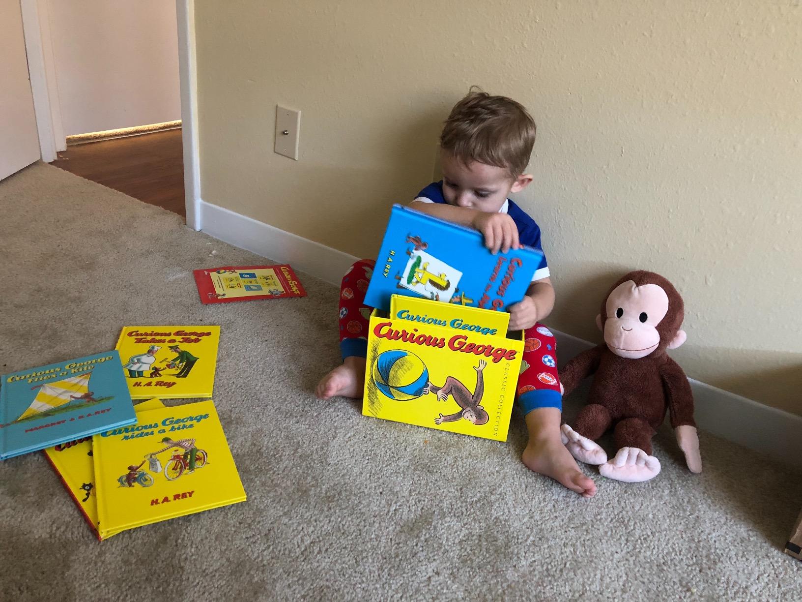 Curious George Classic Collection: 7-Book Box Set customer photo 1
