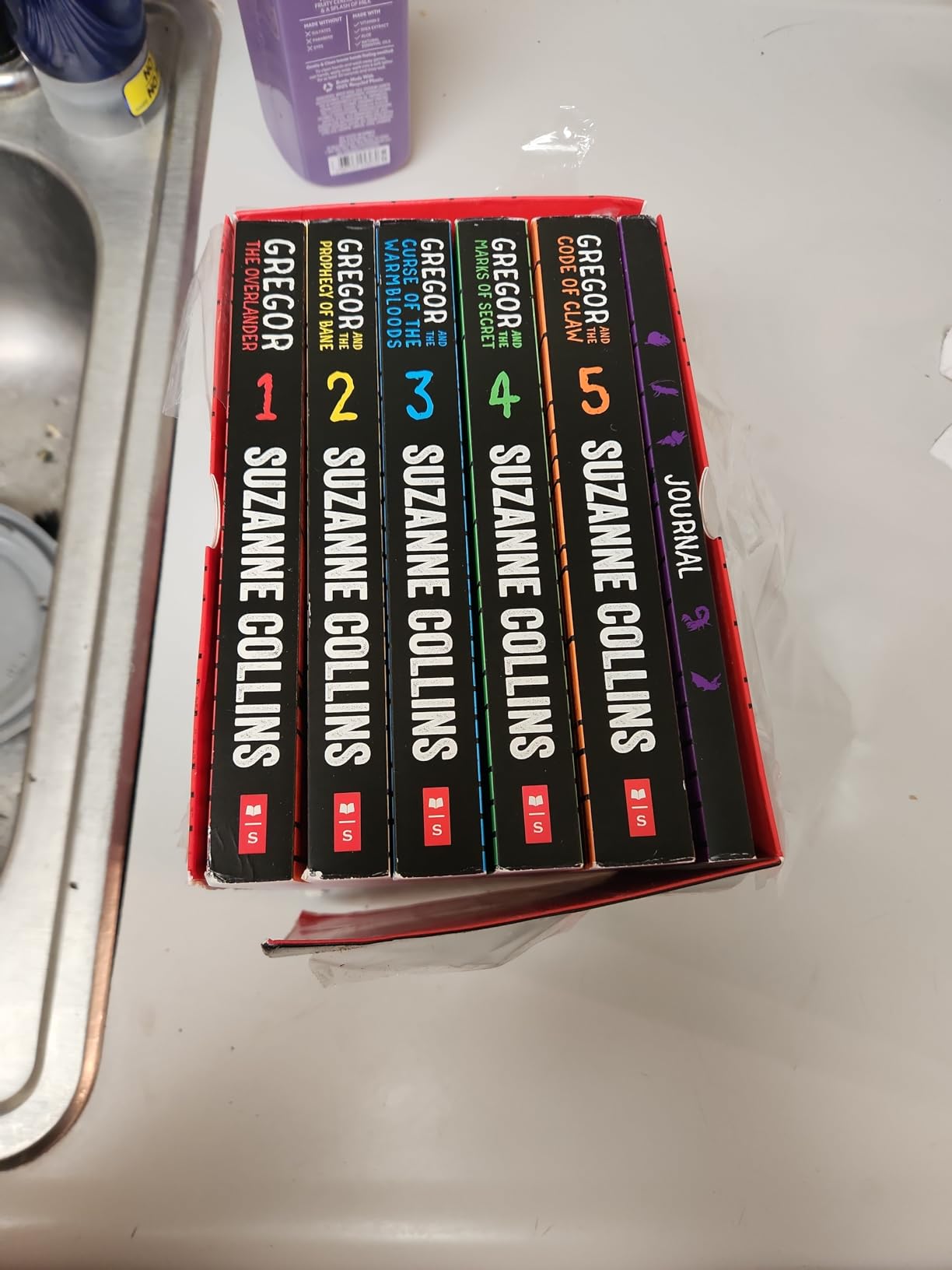Suzanne Collins The Underland Chronicles 5 Books Set (1-5) Gregor The Overlander customer photo 1