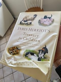 James Herriot's Treasury for Children: Warm and Joyful Tales by the Author of All Creatures Great and Small customer photo 2