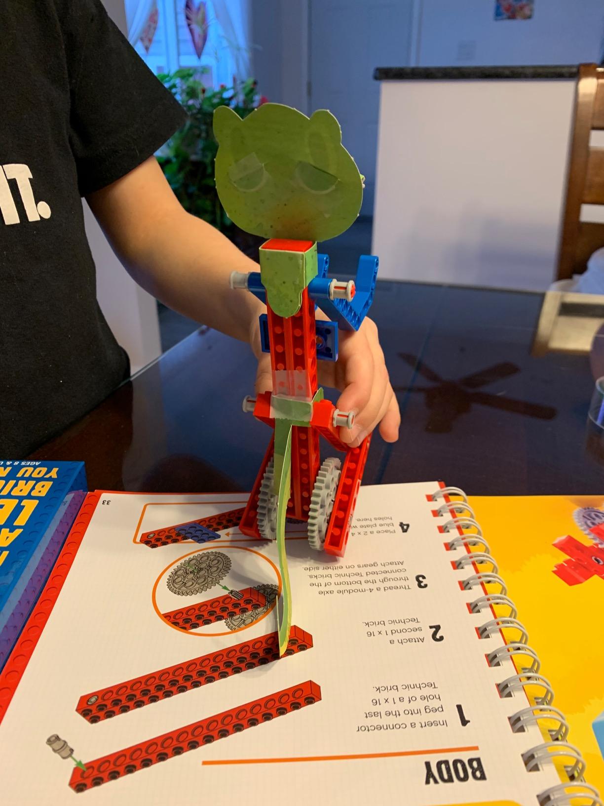 LEGO Gadgets (Klutz Science/STEM Activity Kit) 10.25