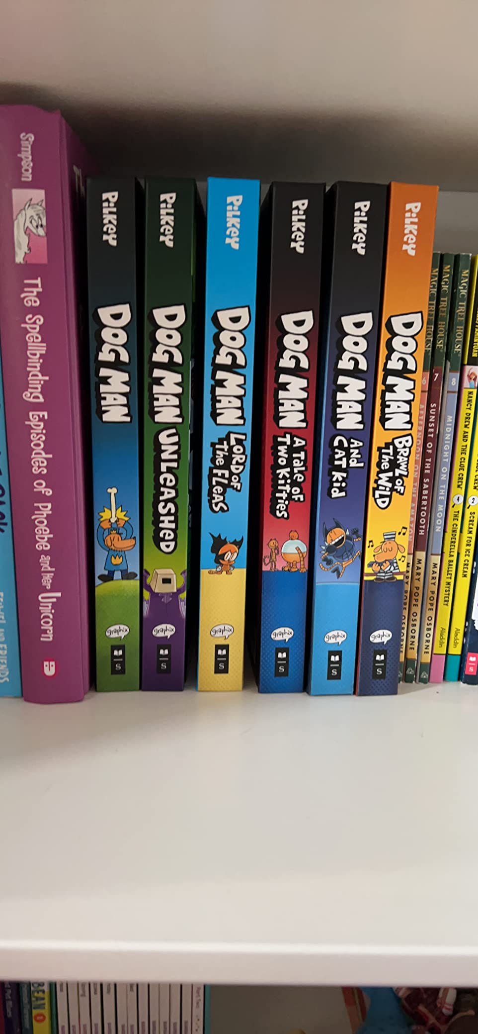 Dog Man: The Epic Collection: From the Creator of Captain Underpants (Dog Man #1-3 Box Set) customer photo 1