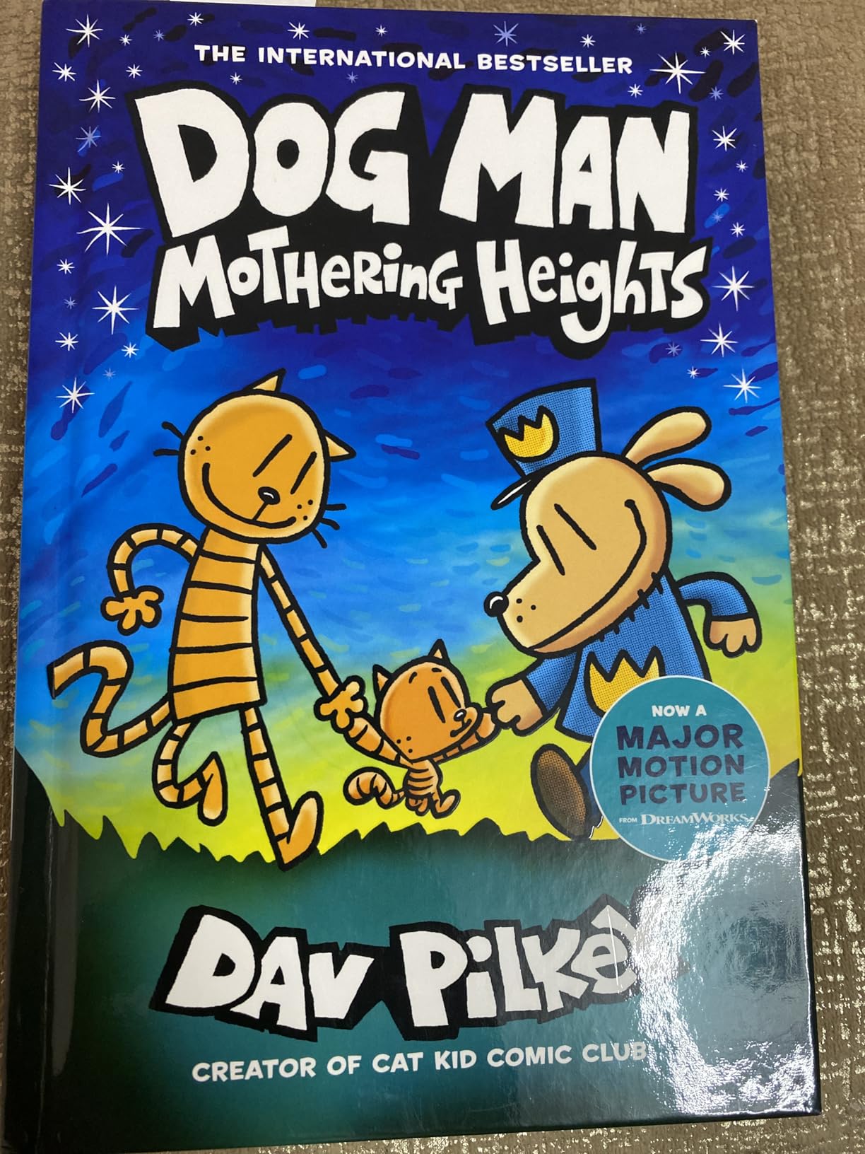 Dog Man: Mothering Heights: A Graphic Novel (Dog Man #10): From the Creator of Captain Underpants customer photo 1