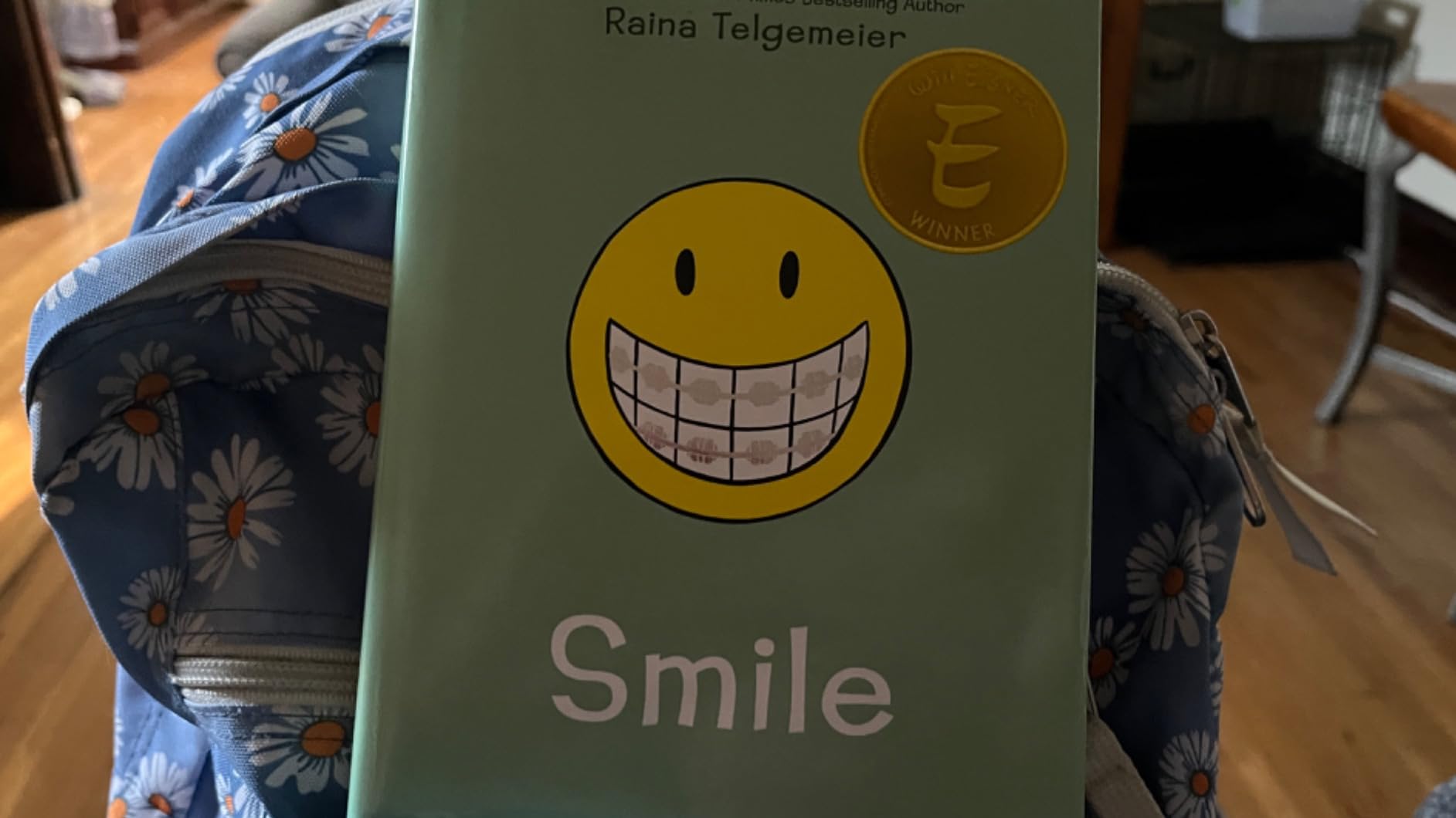 Smile: A Graphic Novel customer photo 1