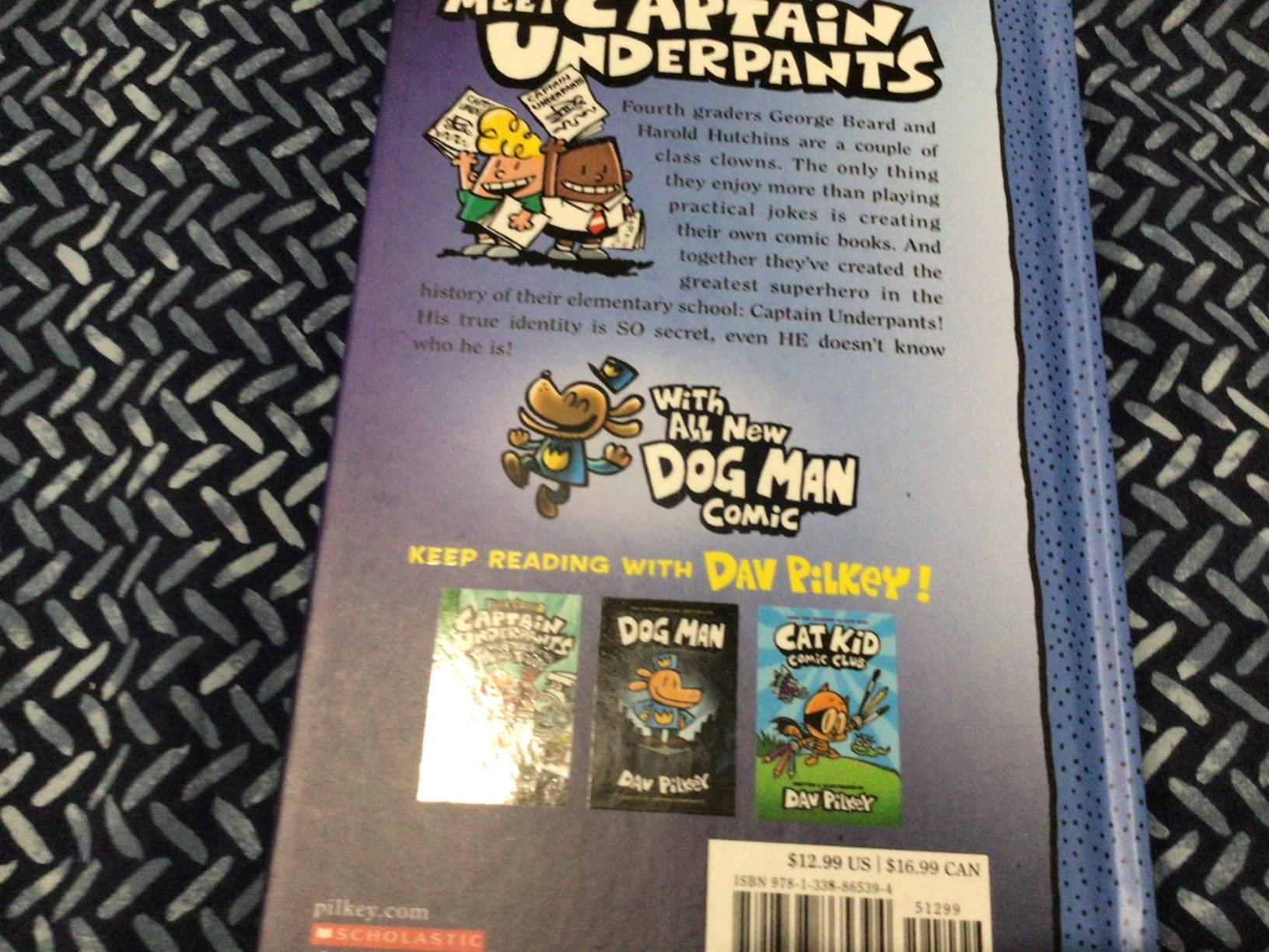 The Adventures of Captain Underpants (Now With a Dog Man Comic!): 25 1/2 Anniversary Edition customer photo 2
