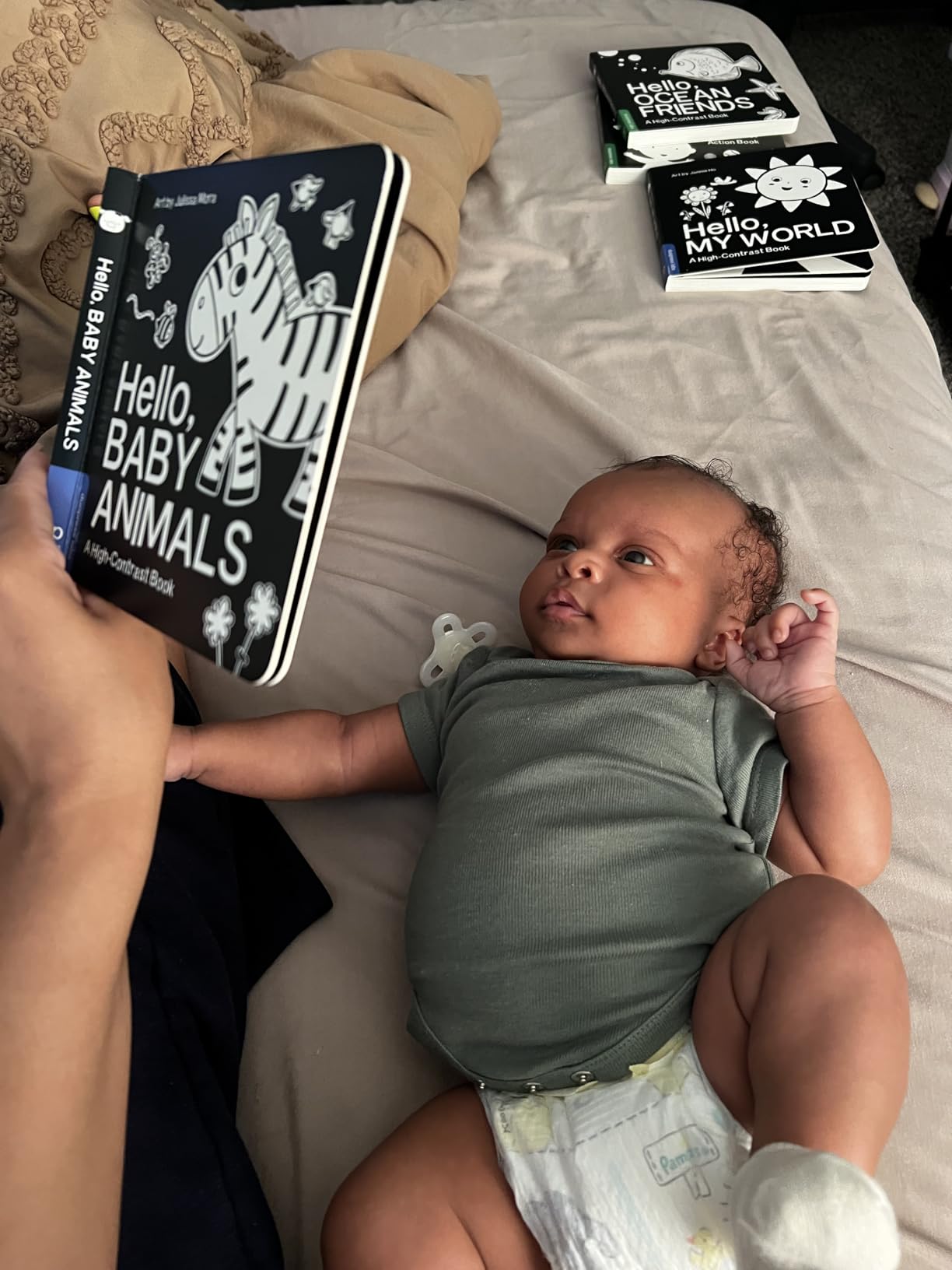 High Contrast Baby Book Set: 4 Board Books for Newborns customer photo 1