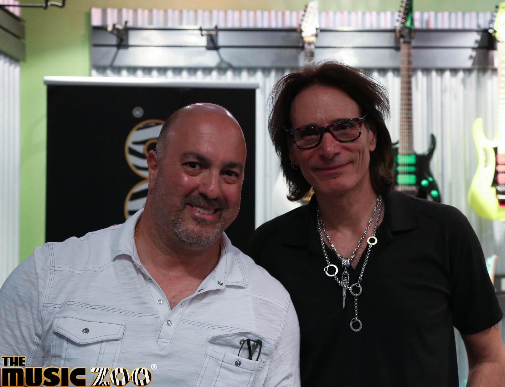 Guitar World Presents Steve Vai's Guitar Workout | Advanced Guitar Exercises, Scales, Chords, Music Theory, and Sight-Reading | 10-Hour and 30-Hour Practice Routines for Shredding customer photo 1
