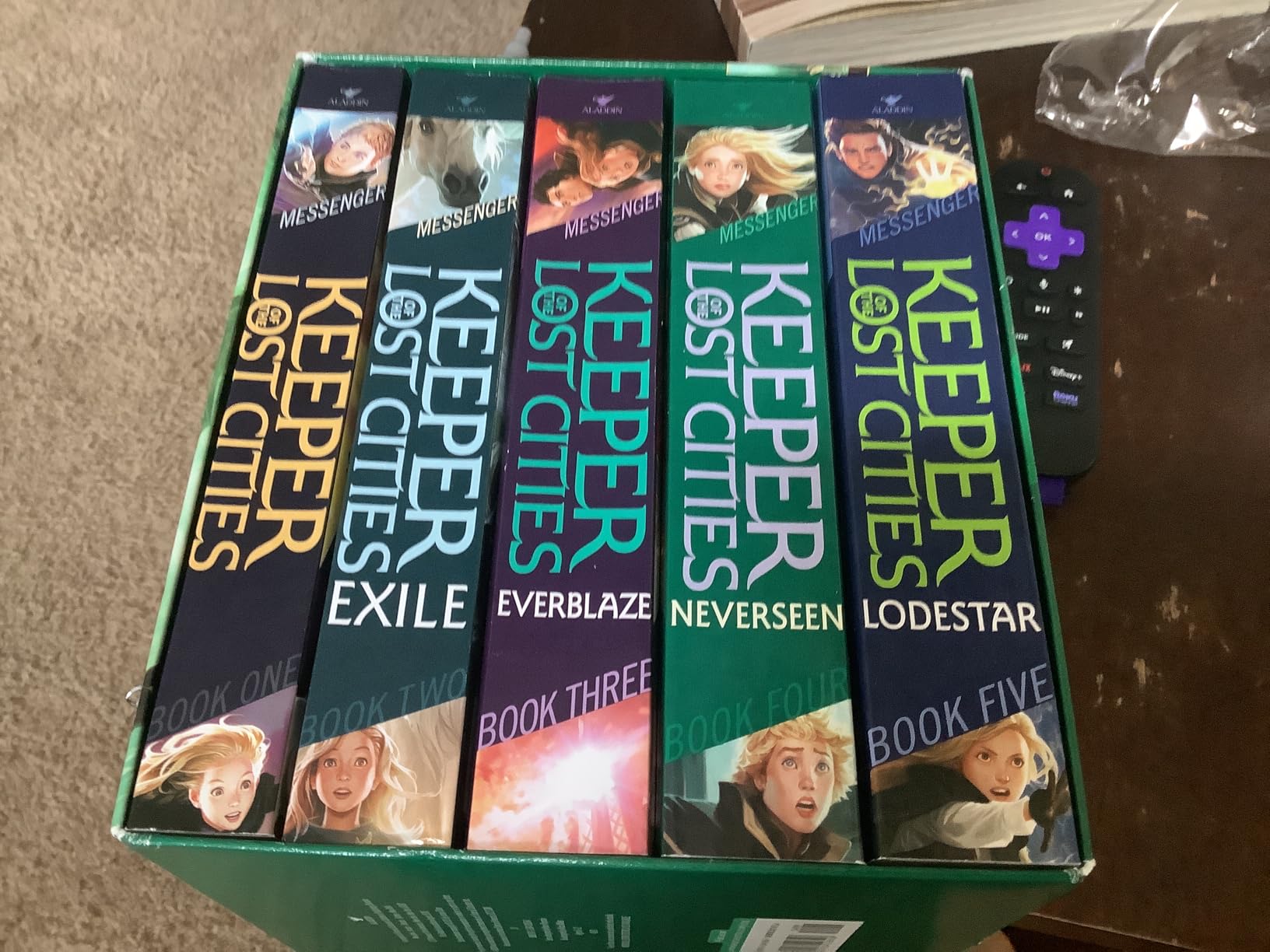 Keeper of the Lost Cities Collection Books 1-5 (Boxed Set): Keeper of the Lost Cities; Exile; Everblaze; Neverseen; Lodestar customer photo 2