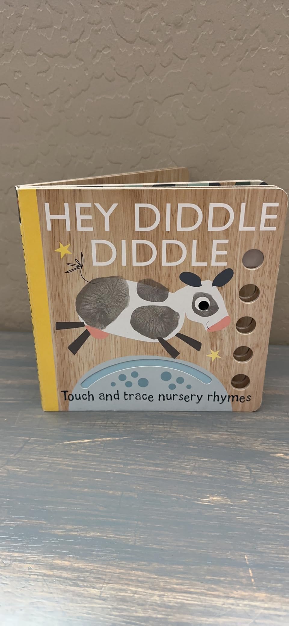 Touch and Trace Nursery Rhymes: Hey Diddle Diddle (Board Book for Babies and Toddlers 0-2 years old) customer photo 1