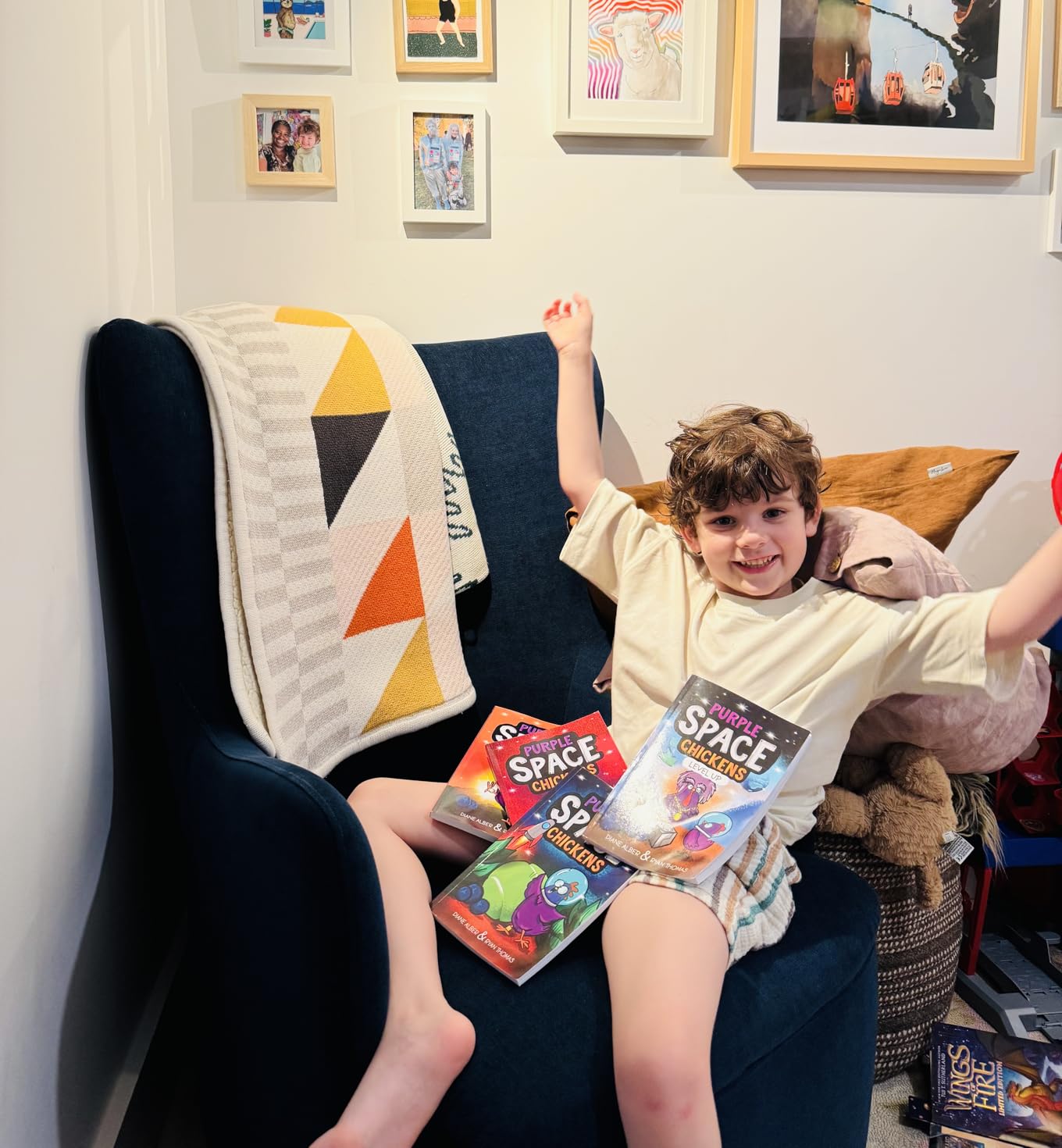 Purple Space Chickens (Purple Space Chickens: Dyslexia-Friendly Chapter Books for Kids Ages 6-10) customer photo 1