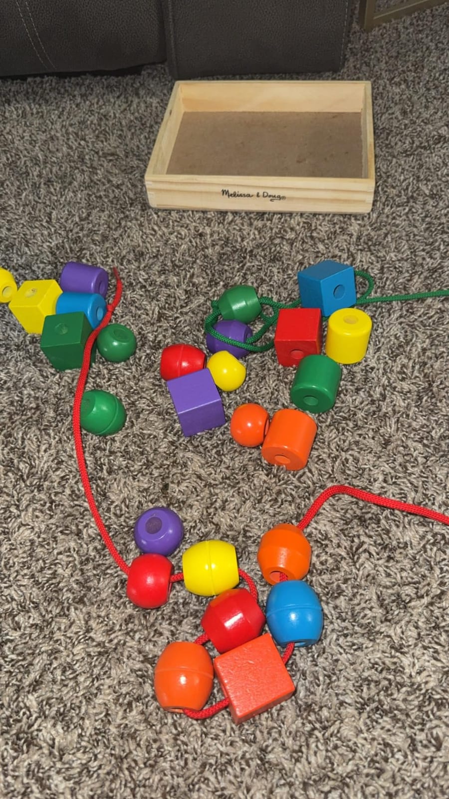 Melissa & Doug Primary Lacing Beads - Educational Toy with 30 Wooden Beads and 2 Laces for Toddlers, Fine Motor Skills Lacing Toys for Toddlers and Kids Ages 3+ customer photo 1