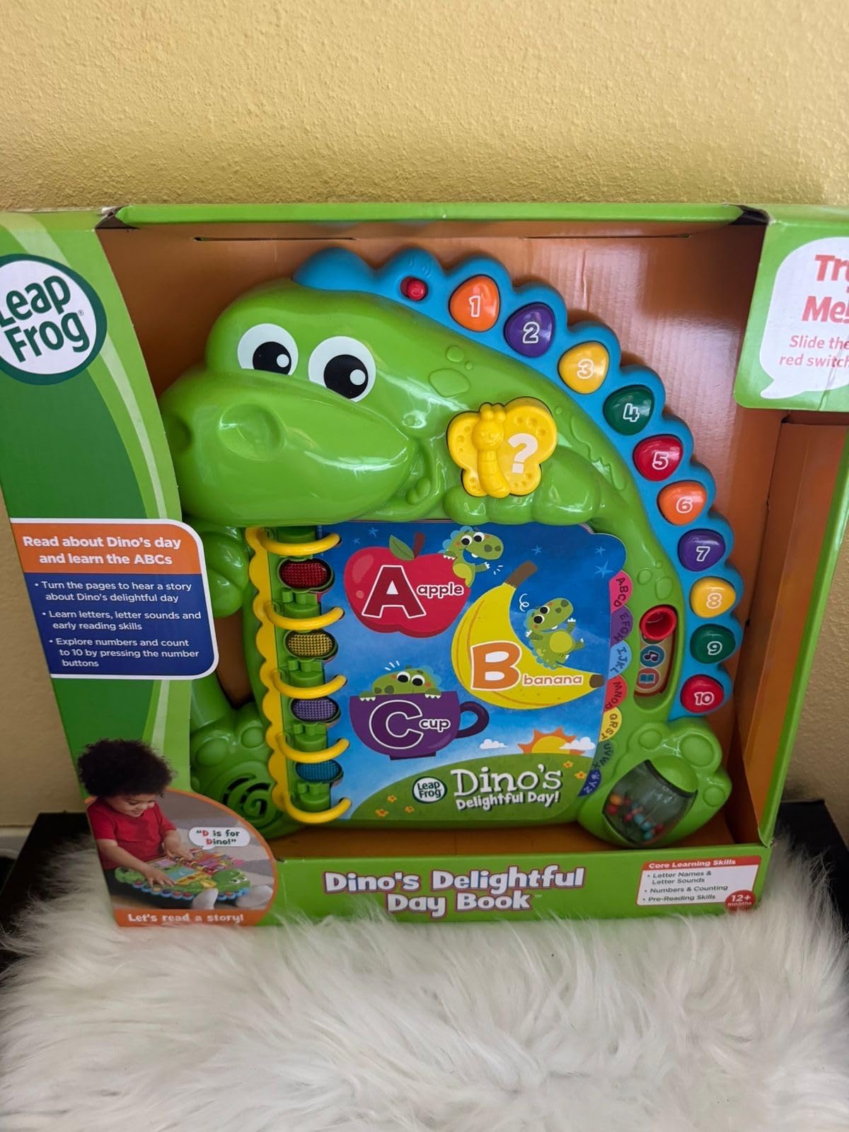 LeapFrog Dino's Delightful Day Alphabet Book, Green customer photo 2