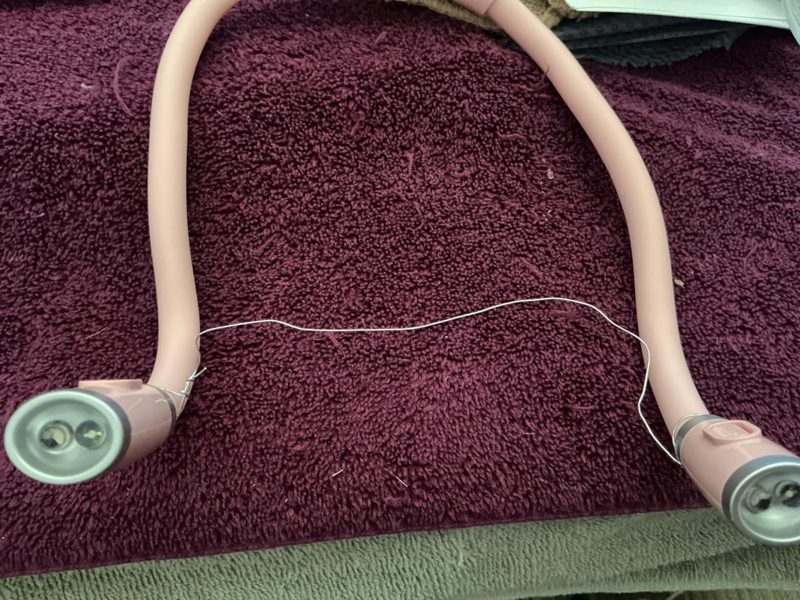 Vekkia Rechargeable LED Neck Book Light for Reading in Bed | 3 Brightness Levels, Flexible Soft Silicone Arms customer photo 2