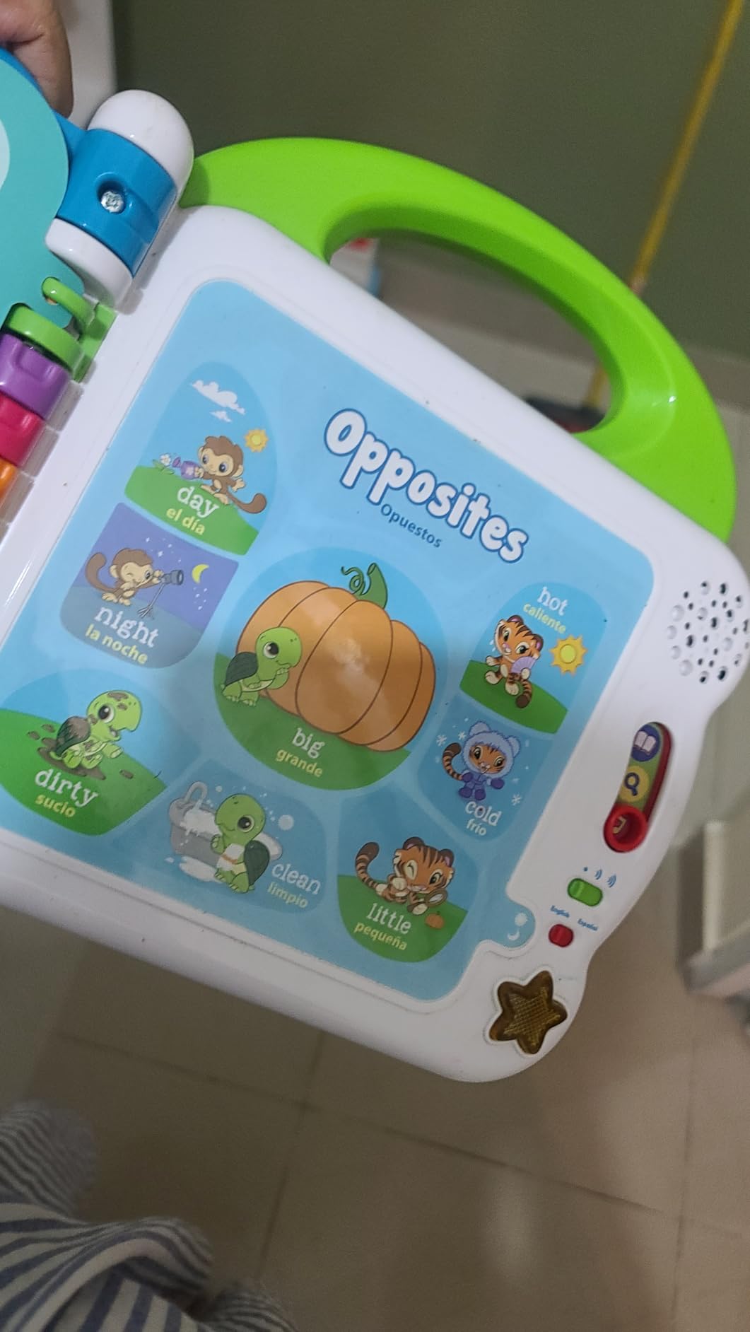 LeapFrog Learning Friends 100 Words Book (Frustration Free Packaging) customer photo 1