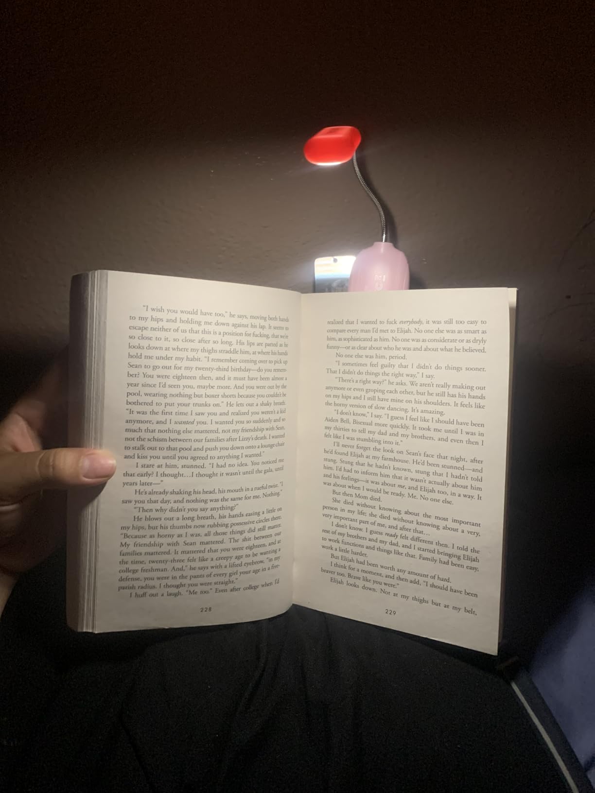 Monotremp Rechargeable Book Lights for Reading at Night, Clip-On 3 Colors | Eye-caring ultralight clip-on, stepless dimming, no flicker, amber mode, 80H runtime, 1.3oz, memory, gift for book lovers customer photo 2