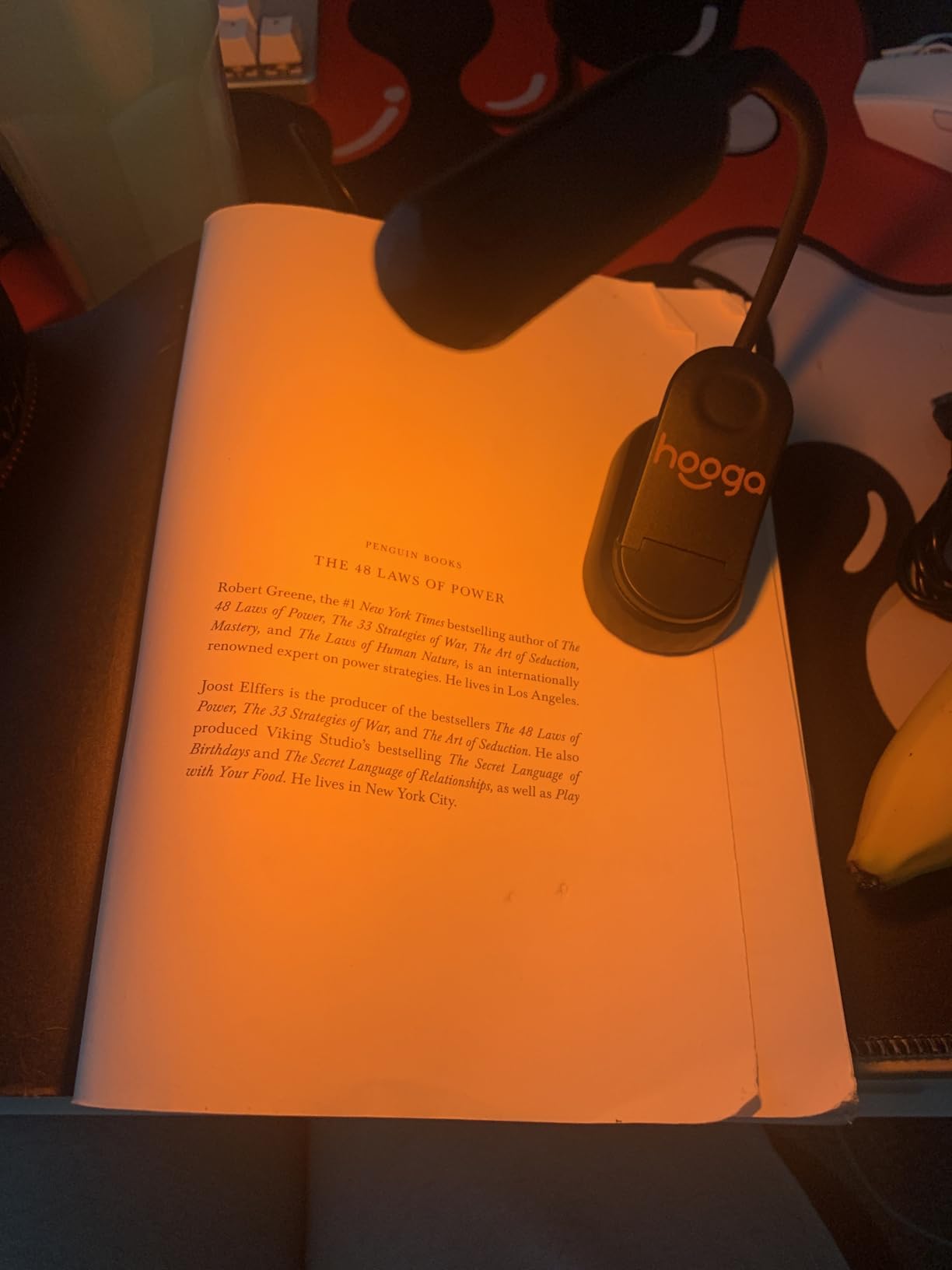 hooga Amber Book Light - Blue Light Blocking Reading Light for Bed, Stepless Dimming, Rechargeable Clip-On Night Light, 1600K Amber & 625nm Red LED for Night Reading customer photo 1