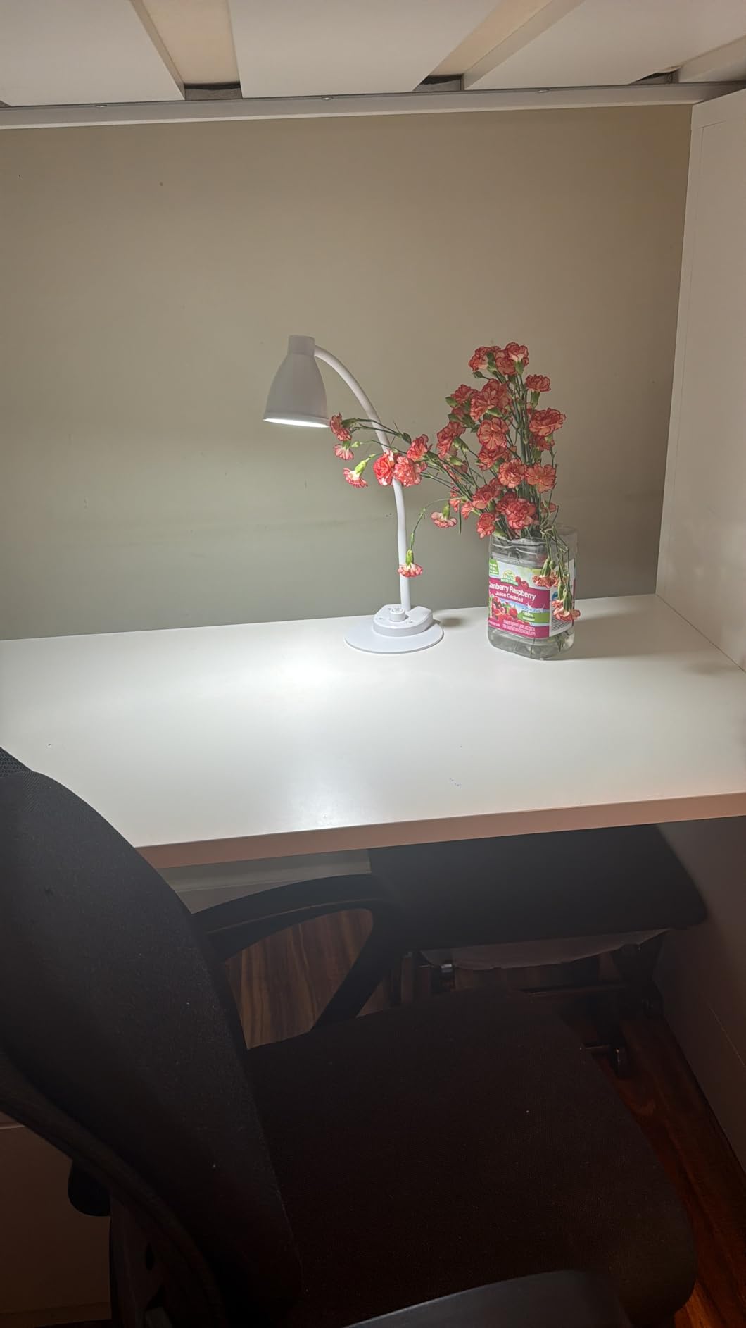 BOHON Cute Desk Lamp with USB Charging Port, 3 Color Modes Dimmable, Pink LED Reading Lamp, Flexible Neck Auto Dimming Table Task Light for Home Office Dorm Bedside customer photo 2