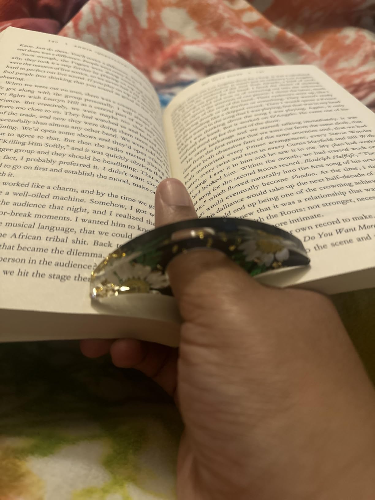 cobee Dried Flower Book Holder, 2 Pcs Handmade Thumb Book Page Holder | Resin Reading Accessories Ring, Book Opener, Floral Bookmark for Teachers Book Lovers customer photo 2
