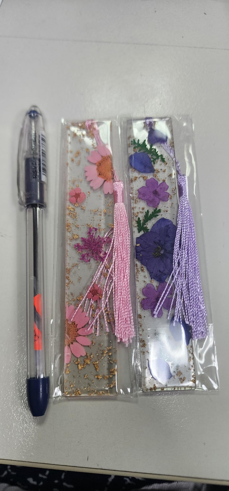 Book Page Holder, Kaluofan 2PCS Thumb Book Page Holder, Book Accessories for Reading Lovers, Handmade Dried Flower Book Opener Holder Thumb, Meaningful Gifts for Book Lovers Teachers Students customer photo 2