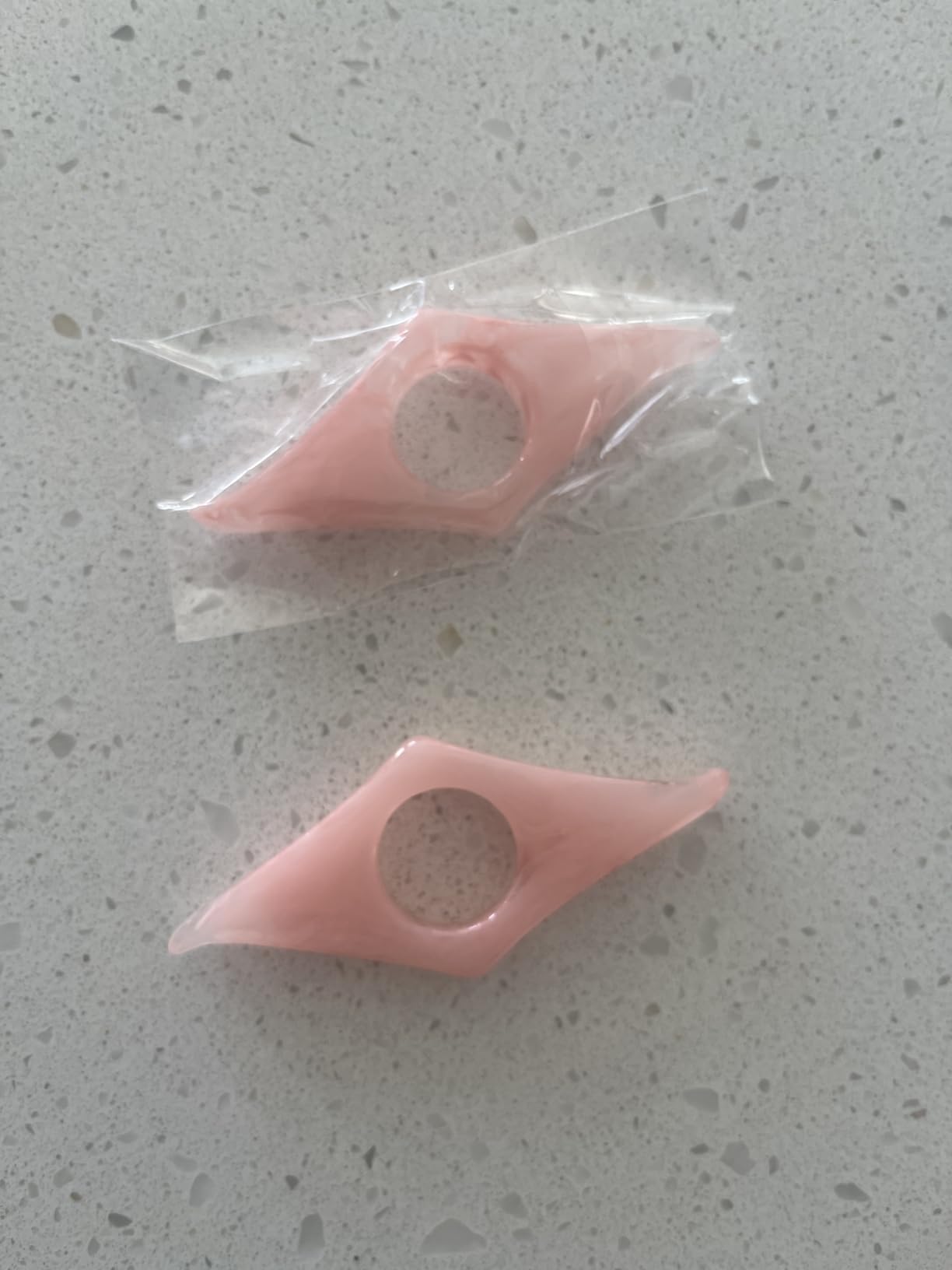 Kartterfly Thumb Page Holder 2Pack Energy Pattern Pink Green Book Markers | Finger reading aid for readers, ergonomic grip for one-hand reading, practical book accessory, fits all reading books customer photo 1