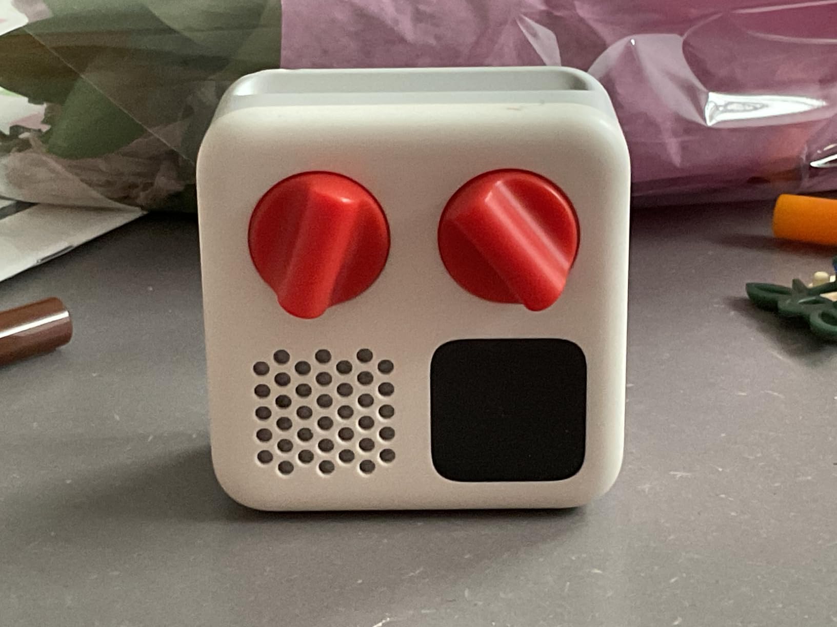 Yoto Mini (2024 Edition) - Kids Travel Audio Player, Screen-Free, Ages 3-12 customer photo 2