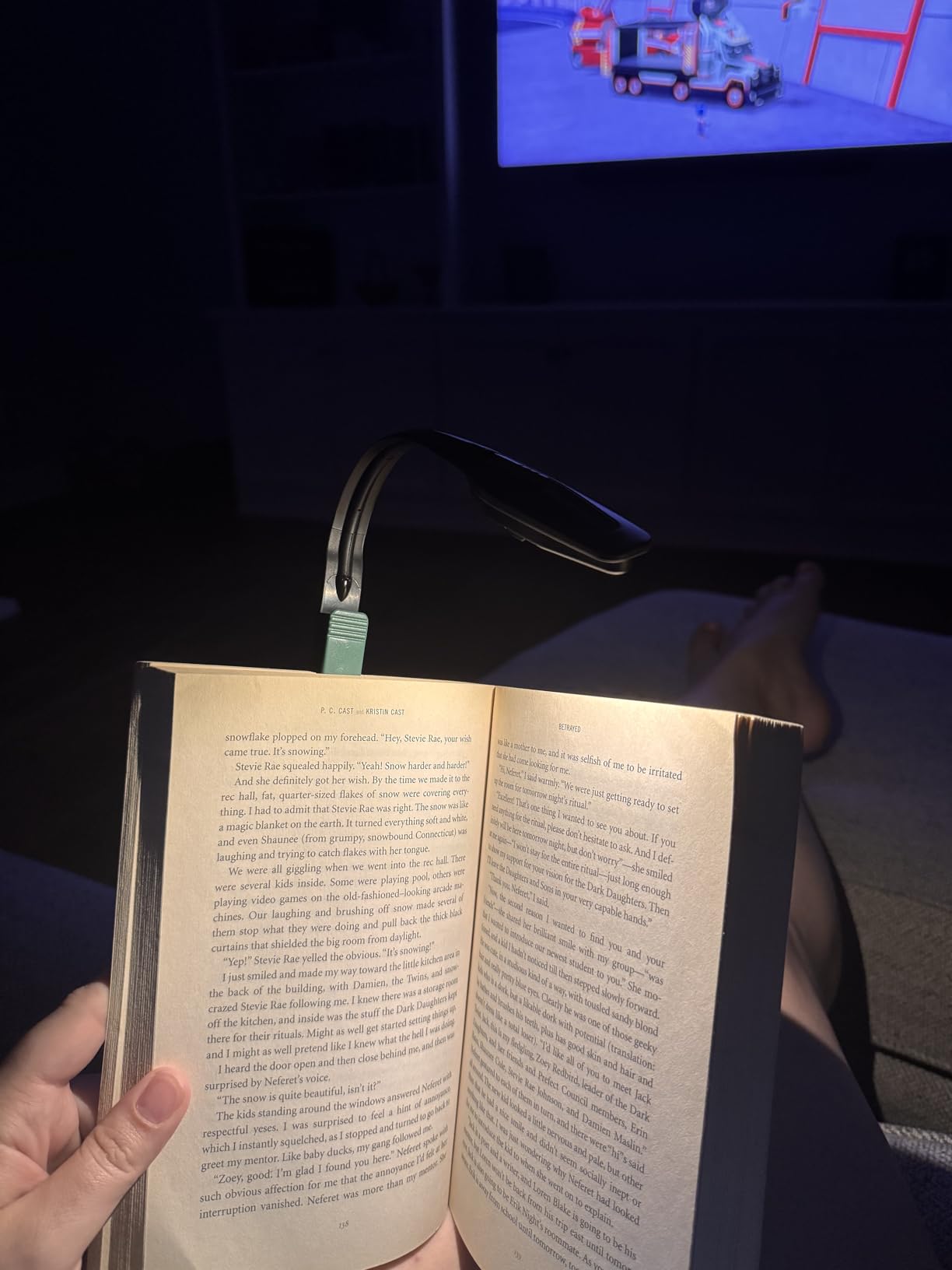 Energizer Flex-R LED Rechargeable Book Lights for Reading at Night, Reading Light with Warm LED Color, Long-Lasting and Lightweight Reading Lamp customer photo 1
