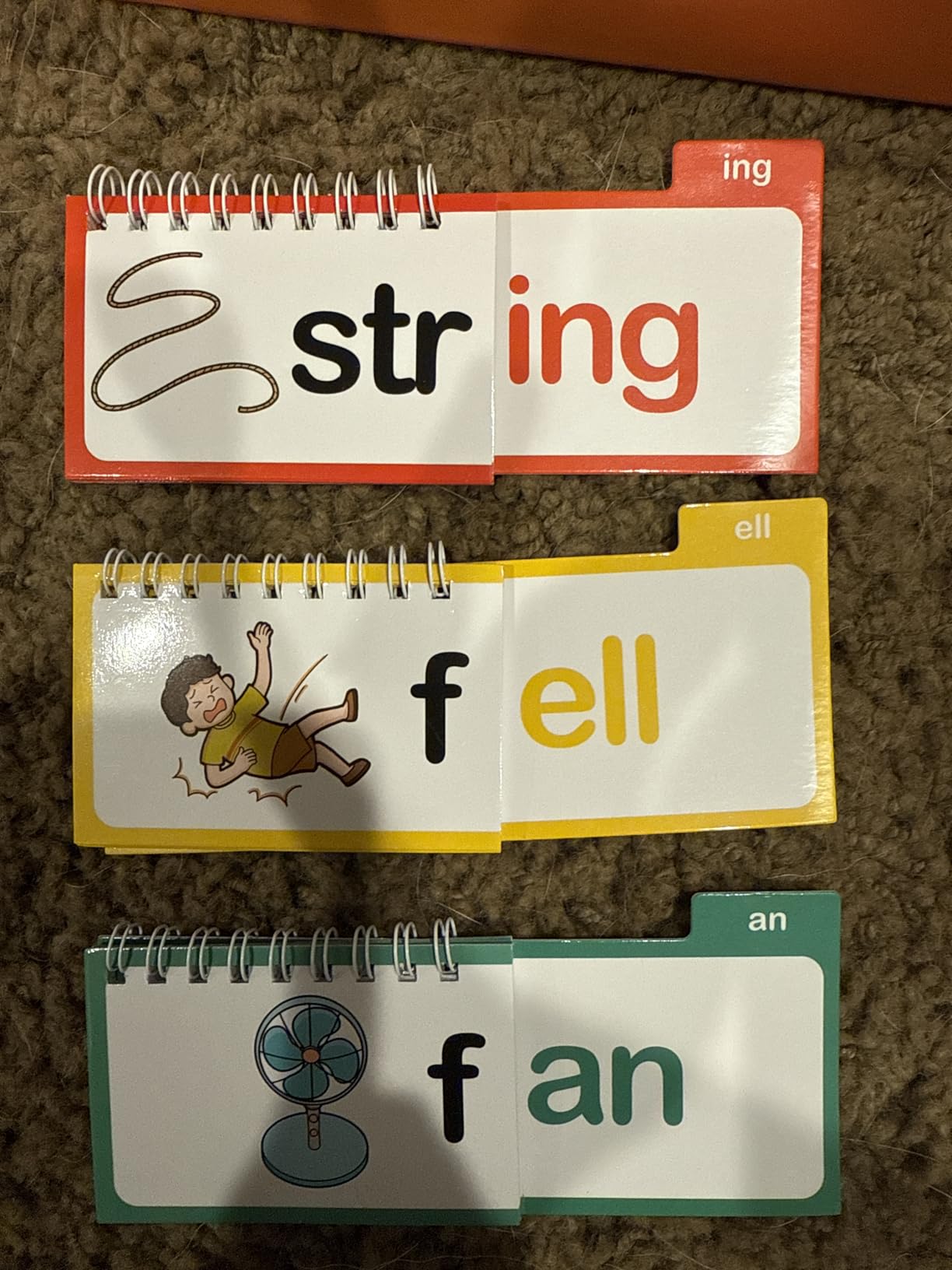 Phonics Flash Cards Word Family Build Book,Learn to Read 30 Read and Rhyme Flip Books,Sight Words Flash Cards Kindergarten Phonics Flip Books for Kids Classroom Homeschool Preschool Learning Activity customer photo 2