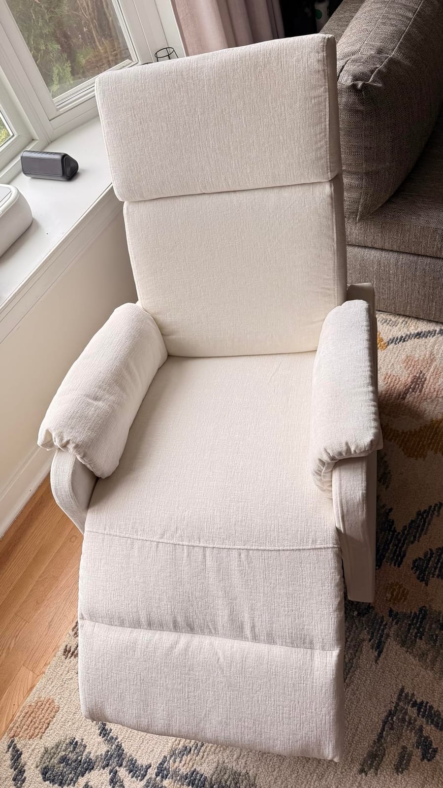Korser Recliner Chair, Swivel Rocking Recliner Chair for Adults, Glider Rocking Chair, Small Nursery Chair Recliner for Living Room, Reclining Chair with Modern-Designed Armrests, Chenille, Beige customer photo 2