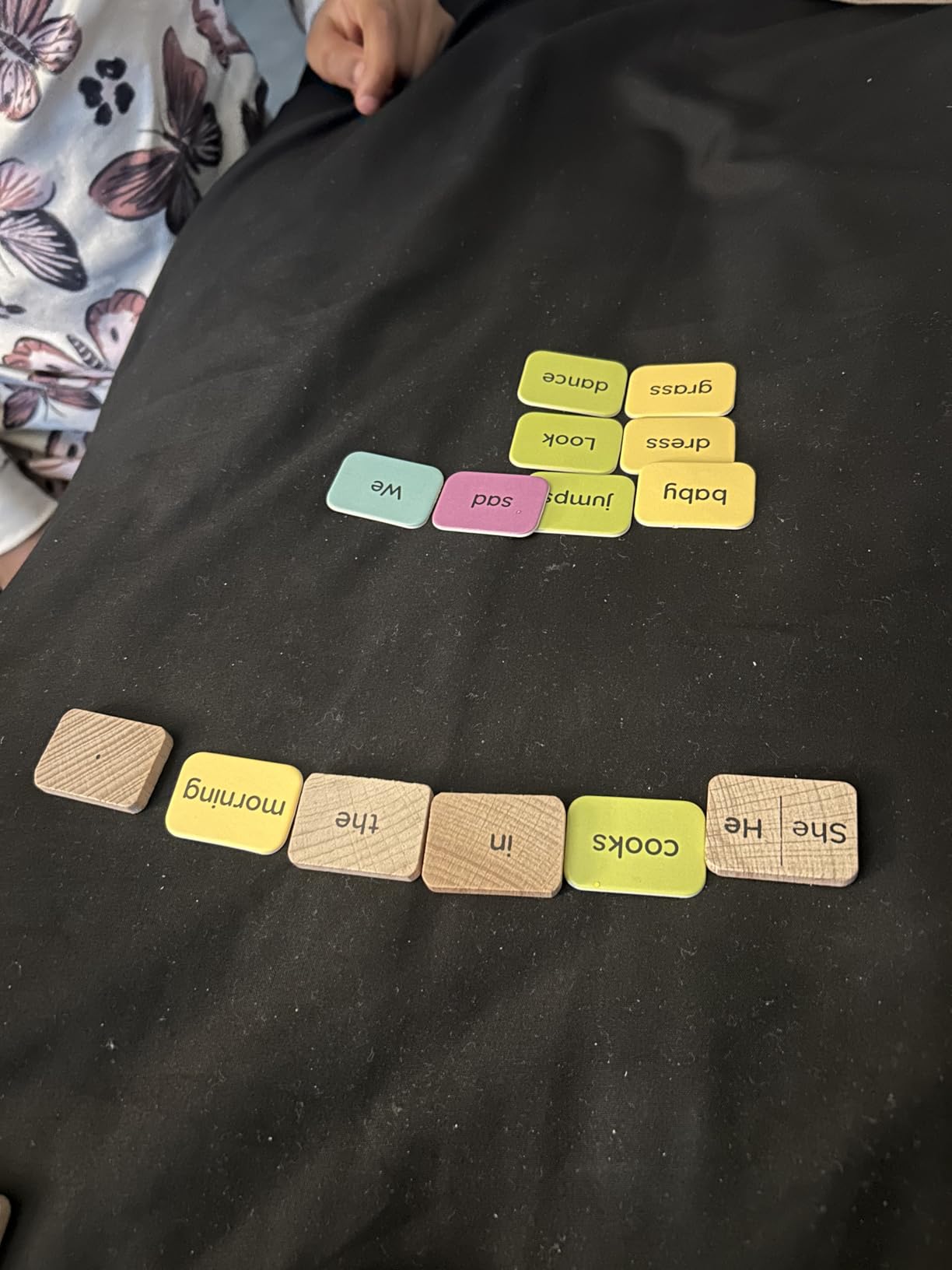 Skillmatics Sentence Search - Educational Board Game, Learning Toy for Kids | Sentence Building Activity, Creative Word Play, Screen-Free Fun, 120+ Tiles (1.3 x 1 Inches), Gift for Ages 5, 6, 7, 8 customer photo 1