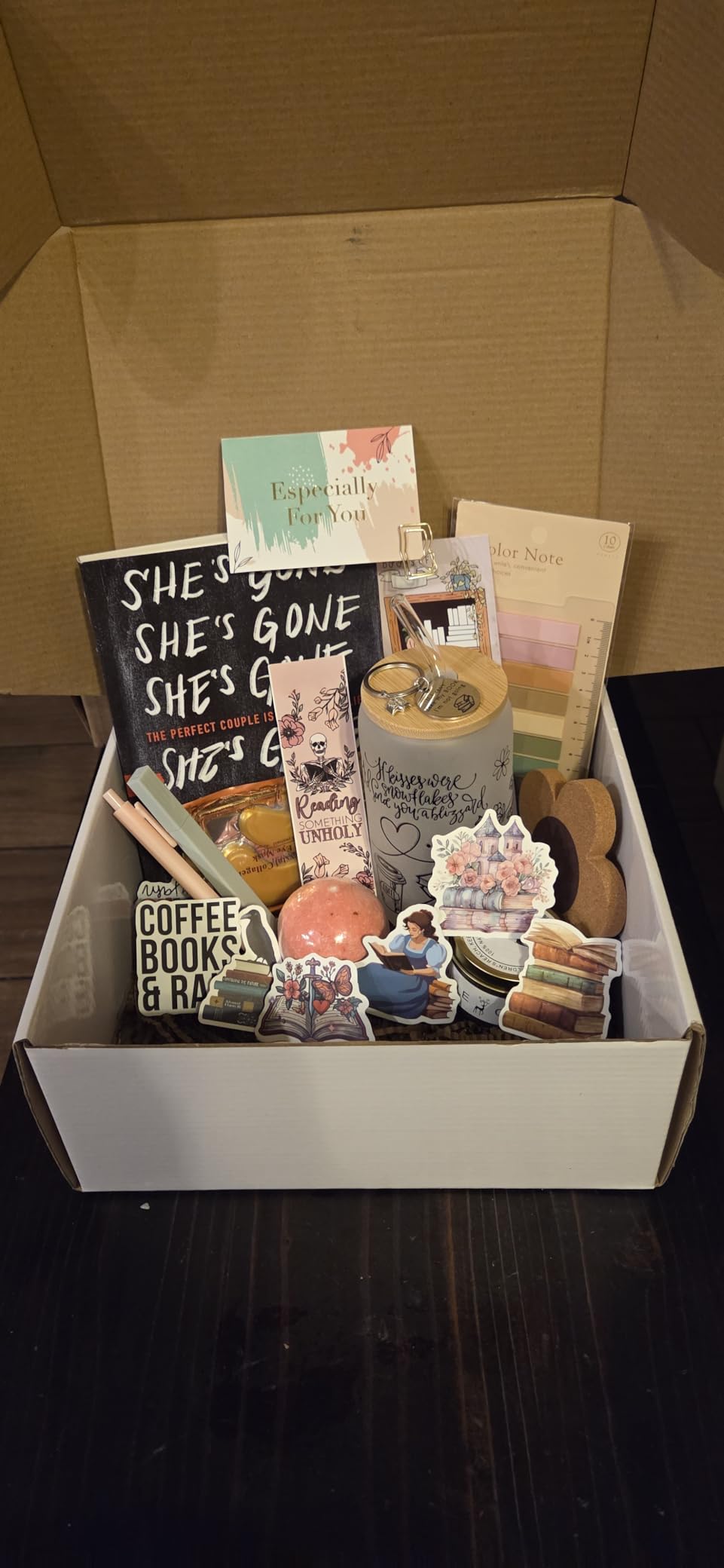 Blind Date with a Book Box, Blind Date with a Book Gift Box, Book Lovers Gifts for Women Family Friends or Yourself, Book Themed Bookish Gifts for Book Lovers (Mystery/Thriller) customer photo 1