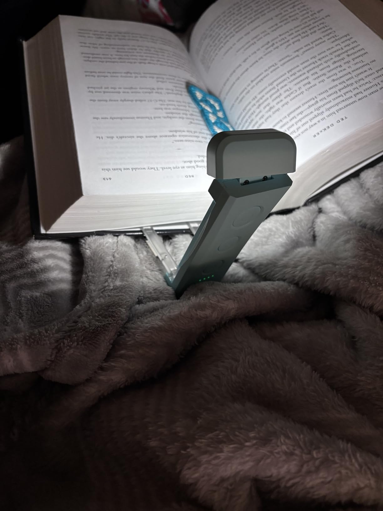 Glocusent USB Rechargeable Book Light - Eye Caring LED Reading Light with 3 Light Colors & 5 Brightness Levels, Compact & Long-Lasting, Ideal Book Light for Night Reading, Book Lovers & Kids customer photo 2