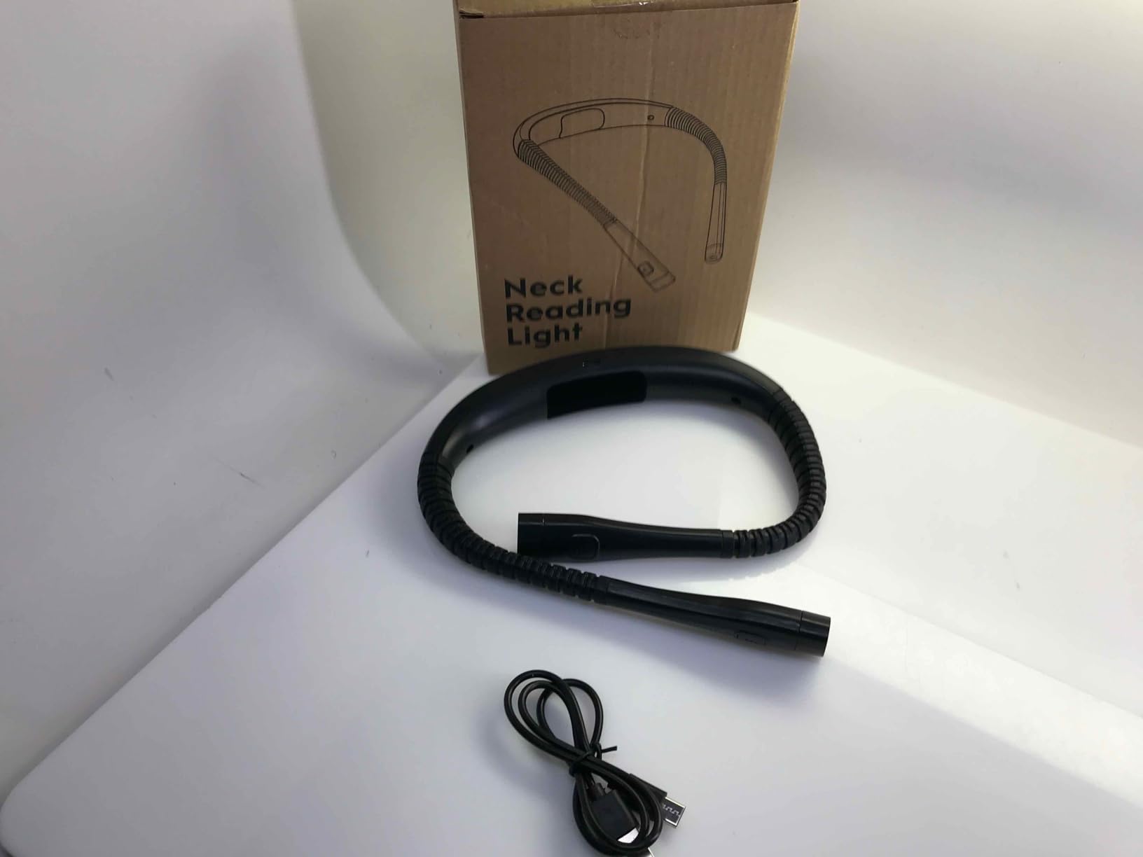 Neck Reading Light, Rechargeable Book Light, 3 Color Modes | 9 Brightness Levels, 60H Runtime customer photo 1