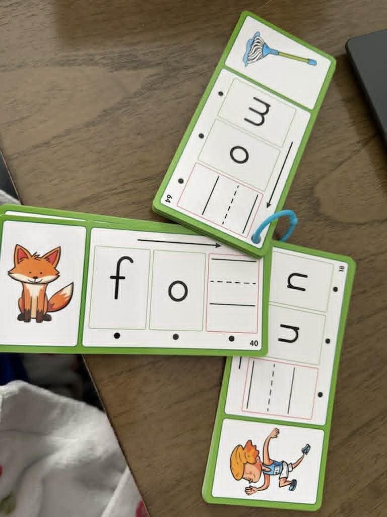 CVC Word Writing Cards, 100 Double-Sided Handwriting Cards 3-Level Short Vowel Spelling Flashcards CVC Sight Words Early Educational Tool for Kids 3 4 5 Years Old (3 Plastic Rings Included) customer photo 2