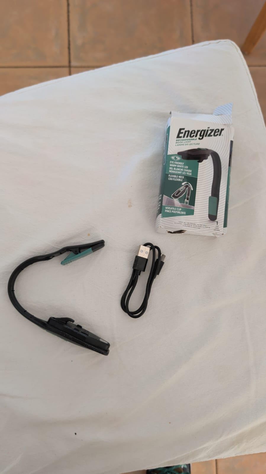 Energizer Flex-R LED Rechargeable Book Light for Reading in Bed, Reading Light with Warm LED Color, Long-Lasting and Lightweight, Blue customer photo 2