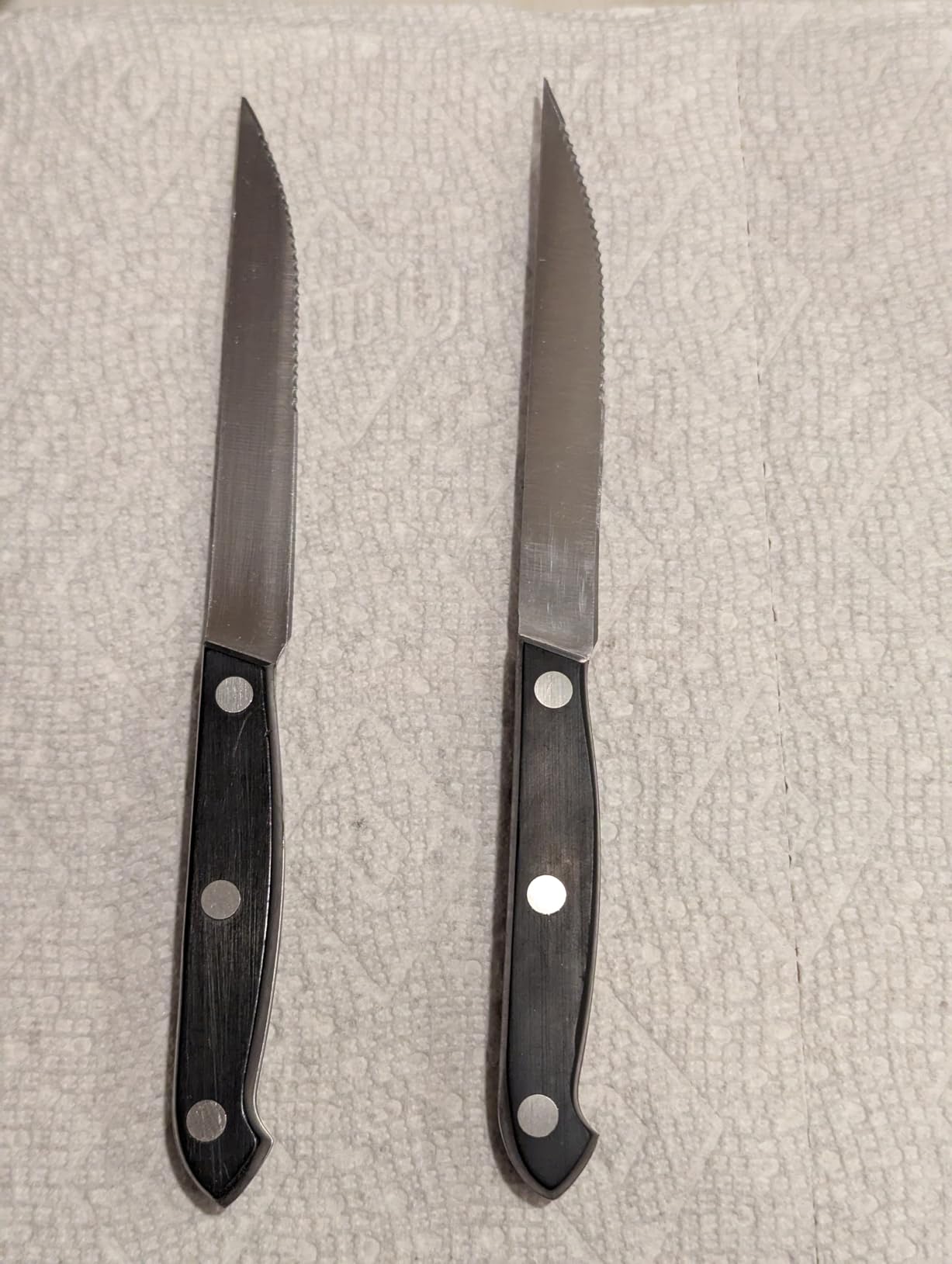 HENCKELS Steak Knives Set of 8, Razor-Sharp German Engineered, Silver customer photo 2