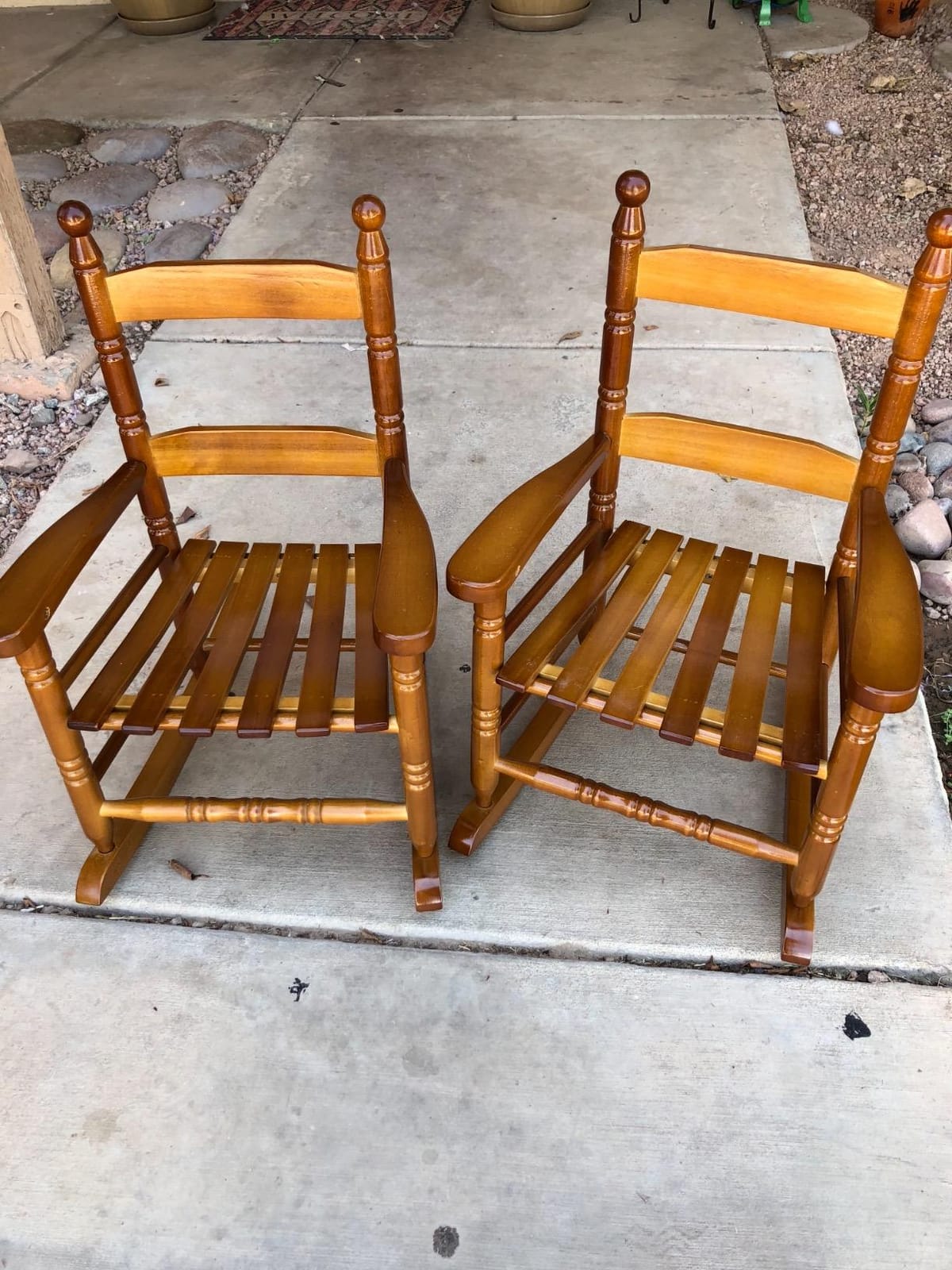 Jack-Post KN-10N Classic Child's Porch Rocker Natural Laquer Oak customer photo 1