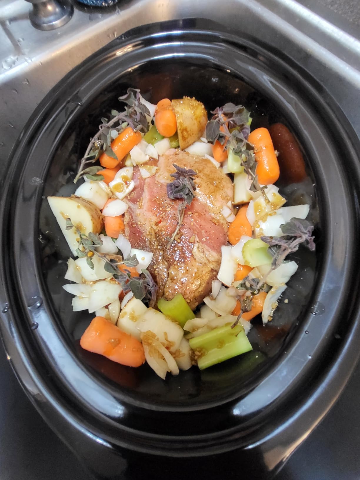 Hamilton Beach Slow Cooker with 3 Cooking Settings, Dishwasher-Safe Stoneware Crock & Glass, 8-Quart Built-In Lid Rest, Black customer photo 2