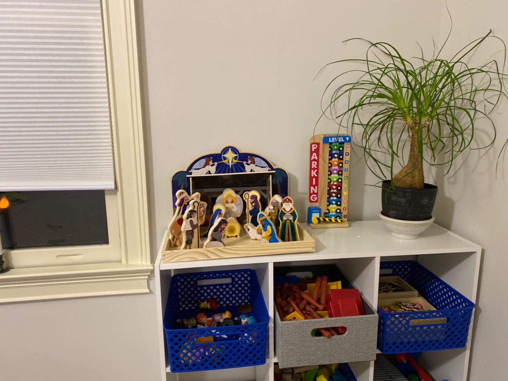 Melissa & Doug Classic Wooden Christmas Nativity Set with 4-Piece Stable and 11 Wooden Figures customer photo 2