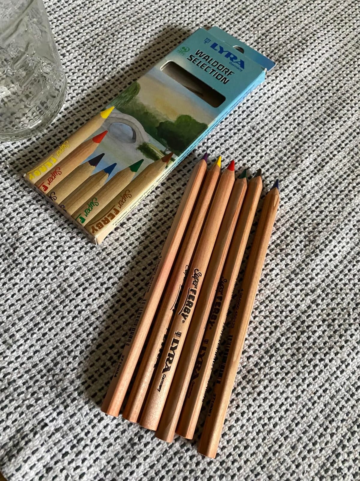 Lyra Waldorf Selection Giant Triangular Colored Pencil, Unlacquered, 6.25 Millimeter Cores, Assorted Colors, 12-Pack (3711121) customer photo 1