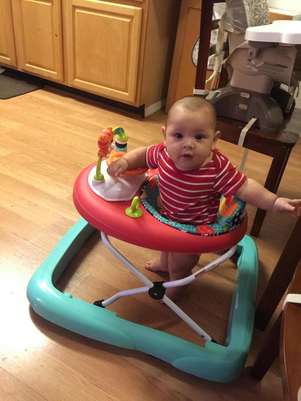 Bright Starts JuneBerry Walk-A-Bout Baby Walker and Entertainer, with Easy Fold Frame for Storage, Ages 6 Months + customer photo 1