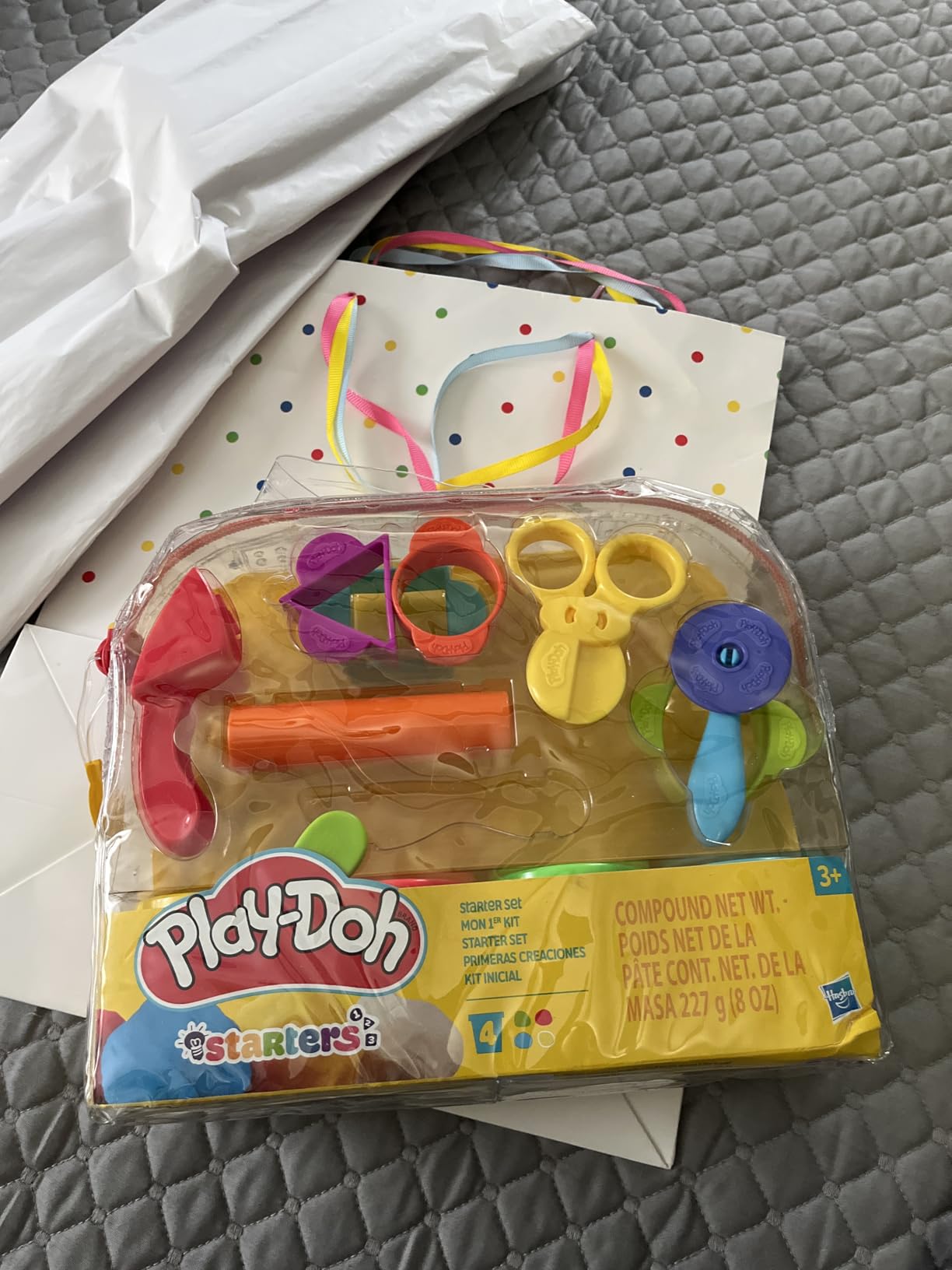 Play-Doh Starter Set 9-Piece Kit with Storage Tote & 4 Modeling Compound Cans, Ages 3+, Presentation May Vary customer photo 2