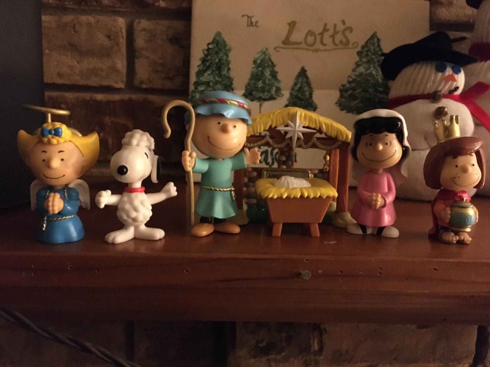 Peanuts Christmas Nativity Deluxe Figure Set customer photo 2