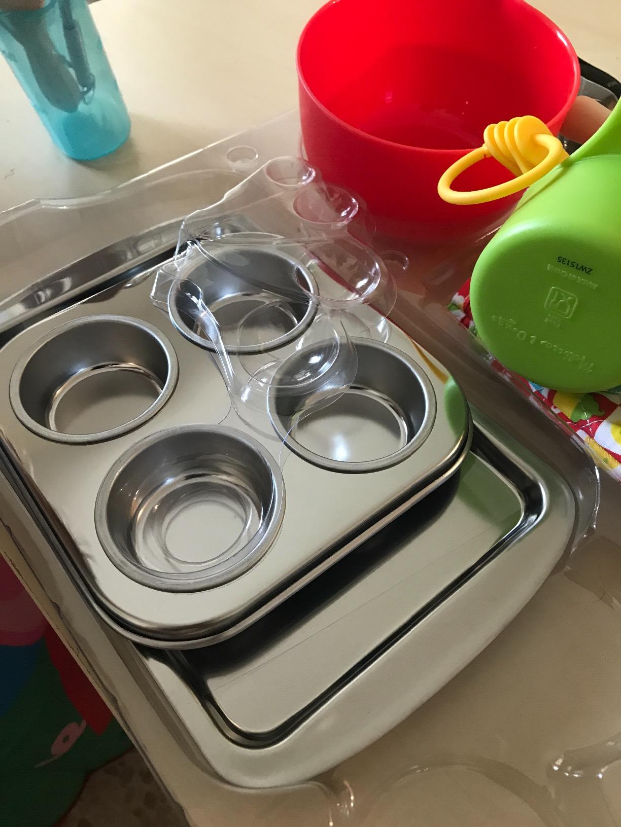 Melissa & Doug Baking Play Set (20 pcs) - Play Kitchen Accessories customer photo 1