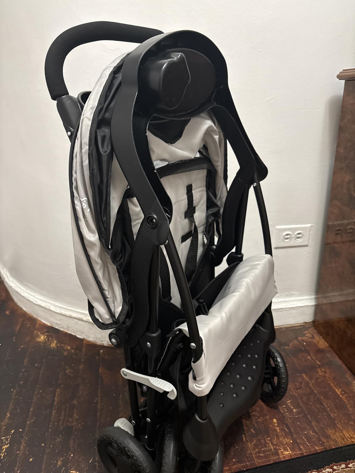Kolcraft Cloud Plus Lightweight Umbrella Stroller for Toddlers with Reclining Seat, Large Storage Basket, Canopy, Infant & Parent Trays, Compact Fold for Summer Travel, Durable Frame, Slate Gray customer photo 1